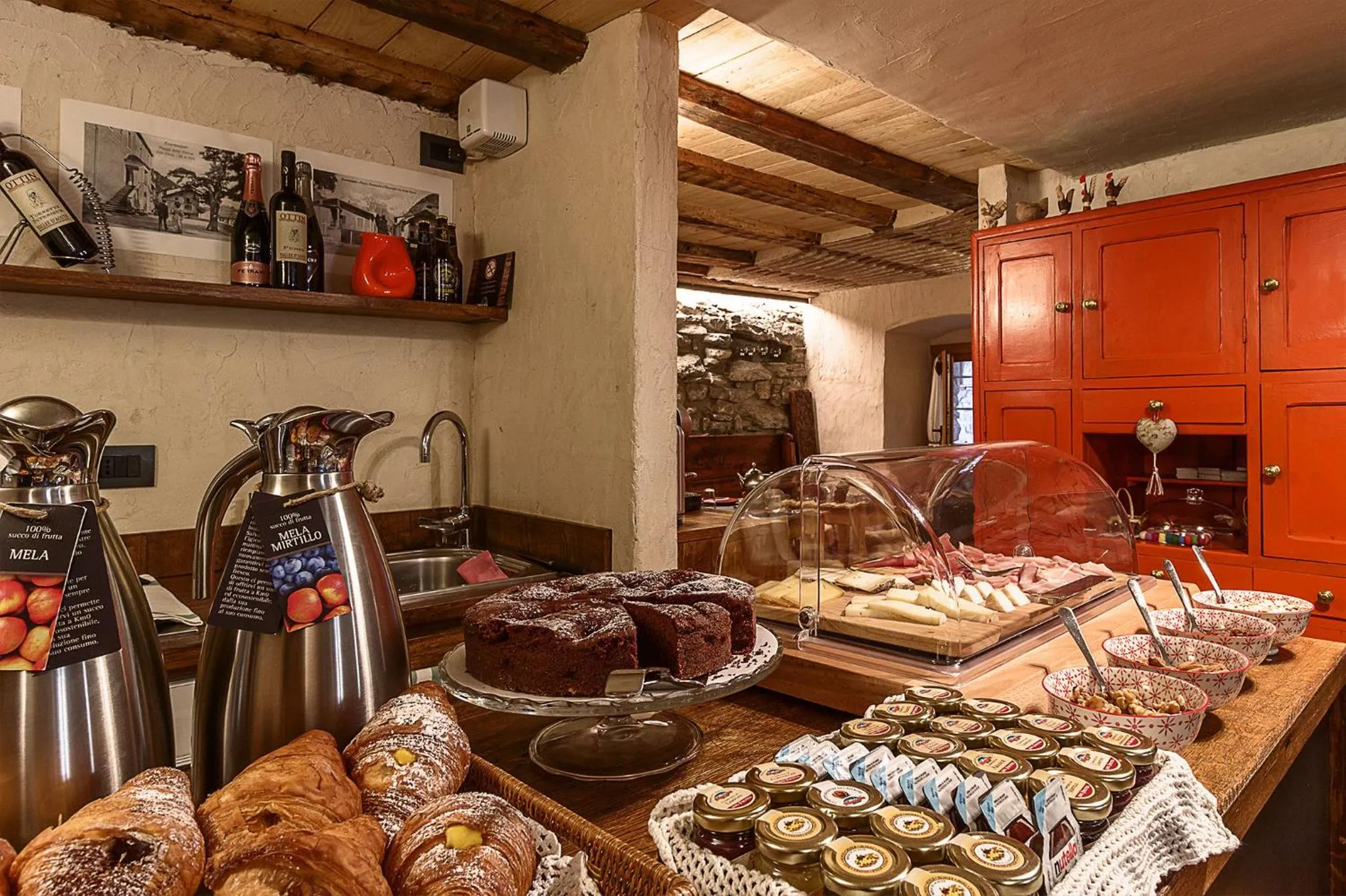 Communal kitchen in Maison La Saxe