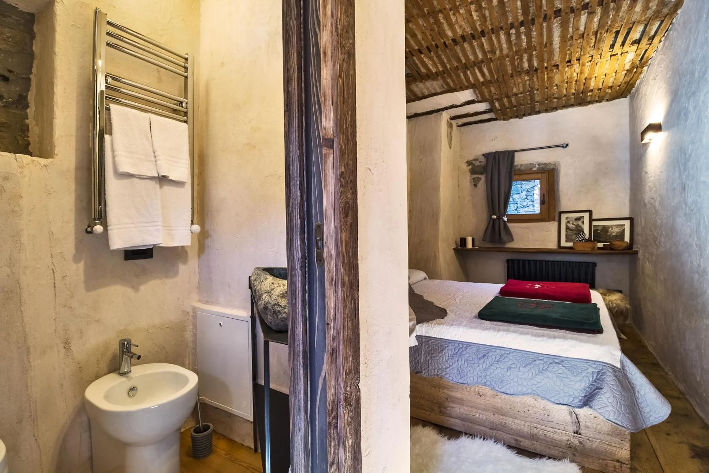 Bathroom, Bed in Maison La Saxe