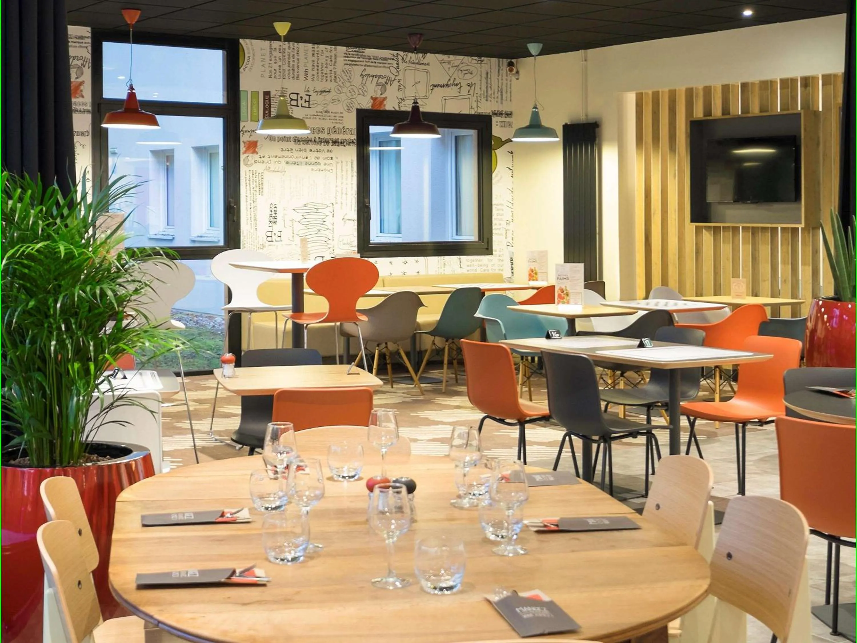 Restaurant/places to eat in ibis Nancy-Brabois