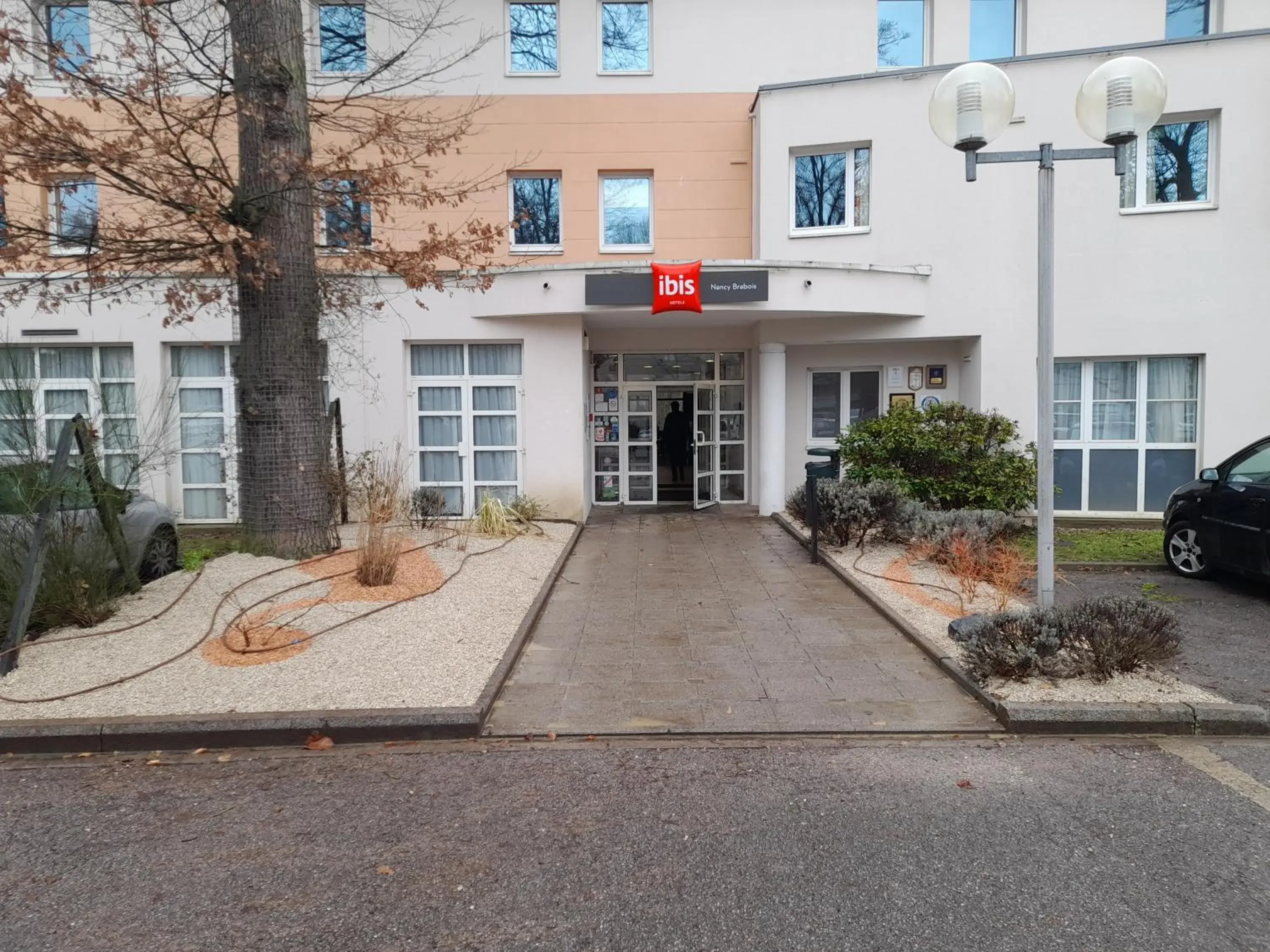 Facade/entrance in ibis Nancy-Brabois Facade/entrance in ibis Nancy-Brabois