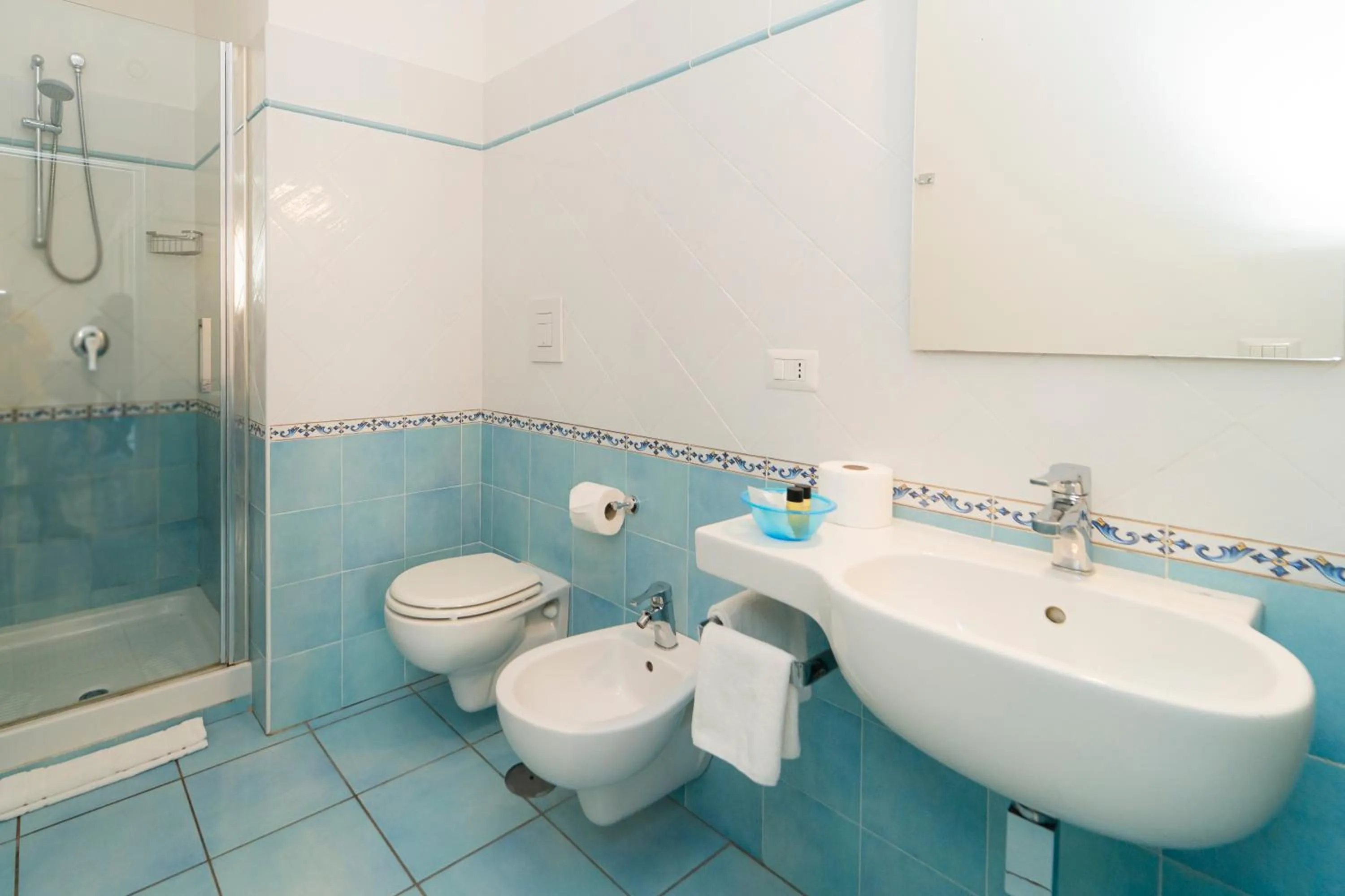 Shower in La Casa di Aurora