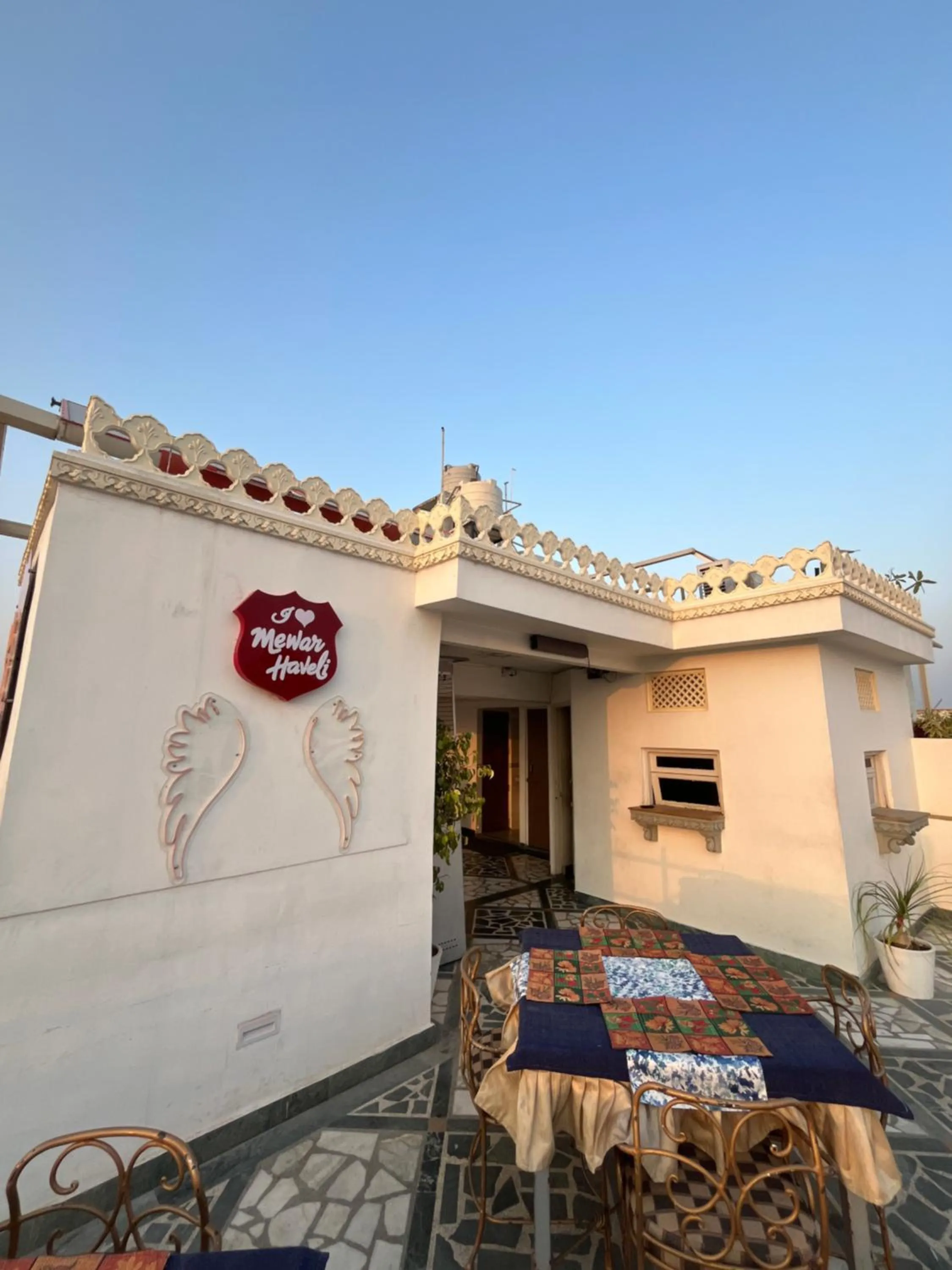 Restaurant/places to eat in Hotel Mewar Haveli - At Lake Pichola