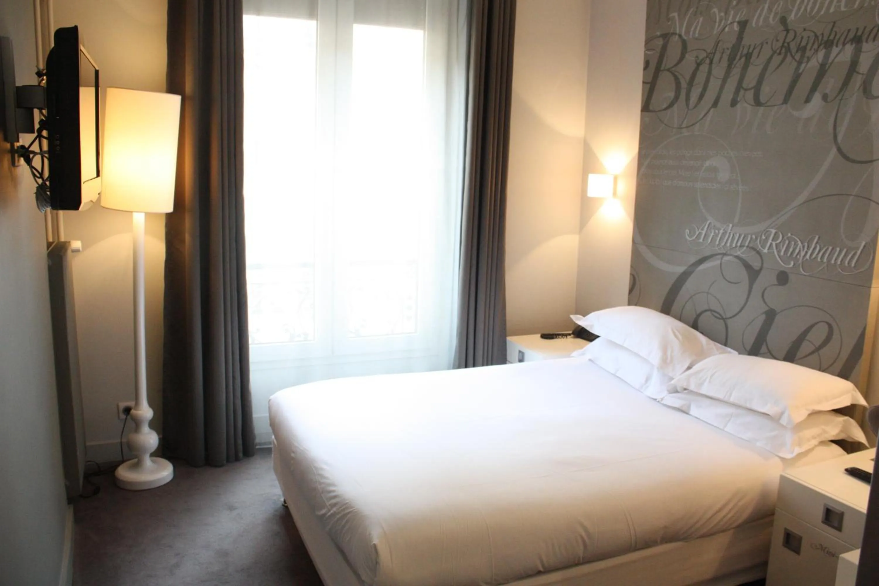 Photo of the whole room, Bed in Chambellan Morgane