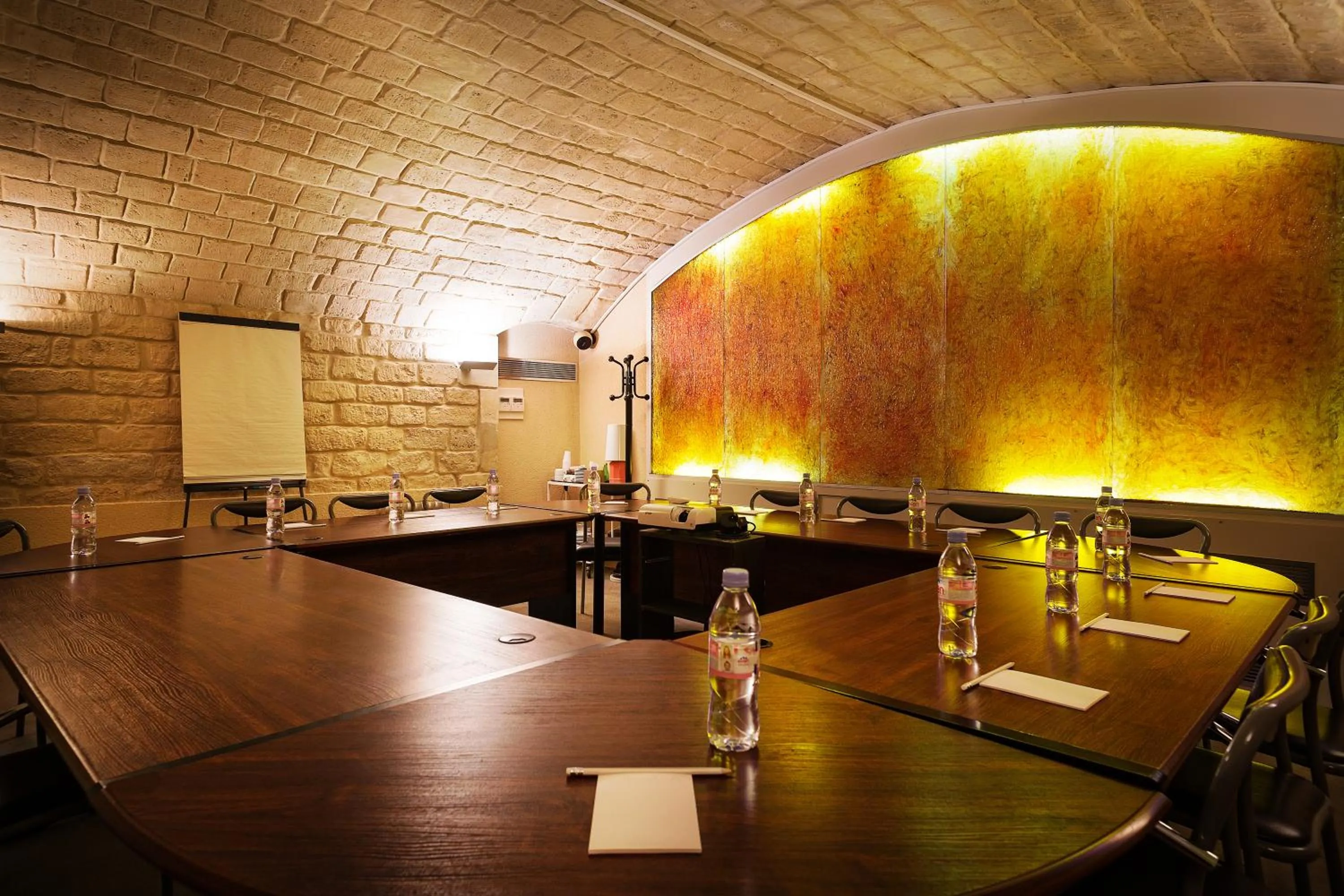 Business facilities in Chambellan Morgane