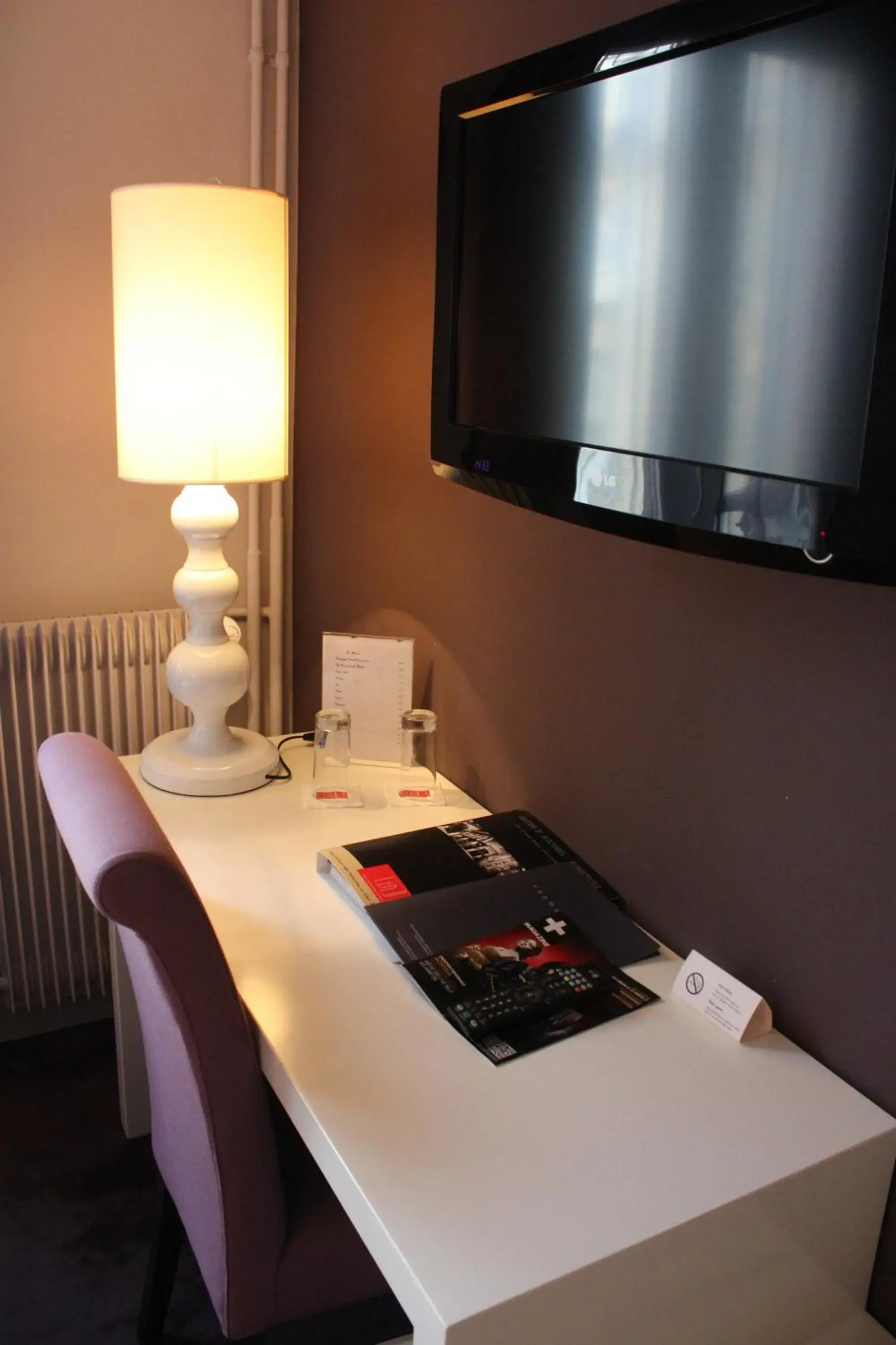 Executive Double Room with Eiffel Tower View in Chambellan Morgane Executive Double Room with Eiffel Tower View in Chambellan Morgane