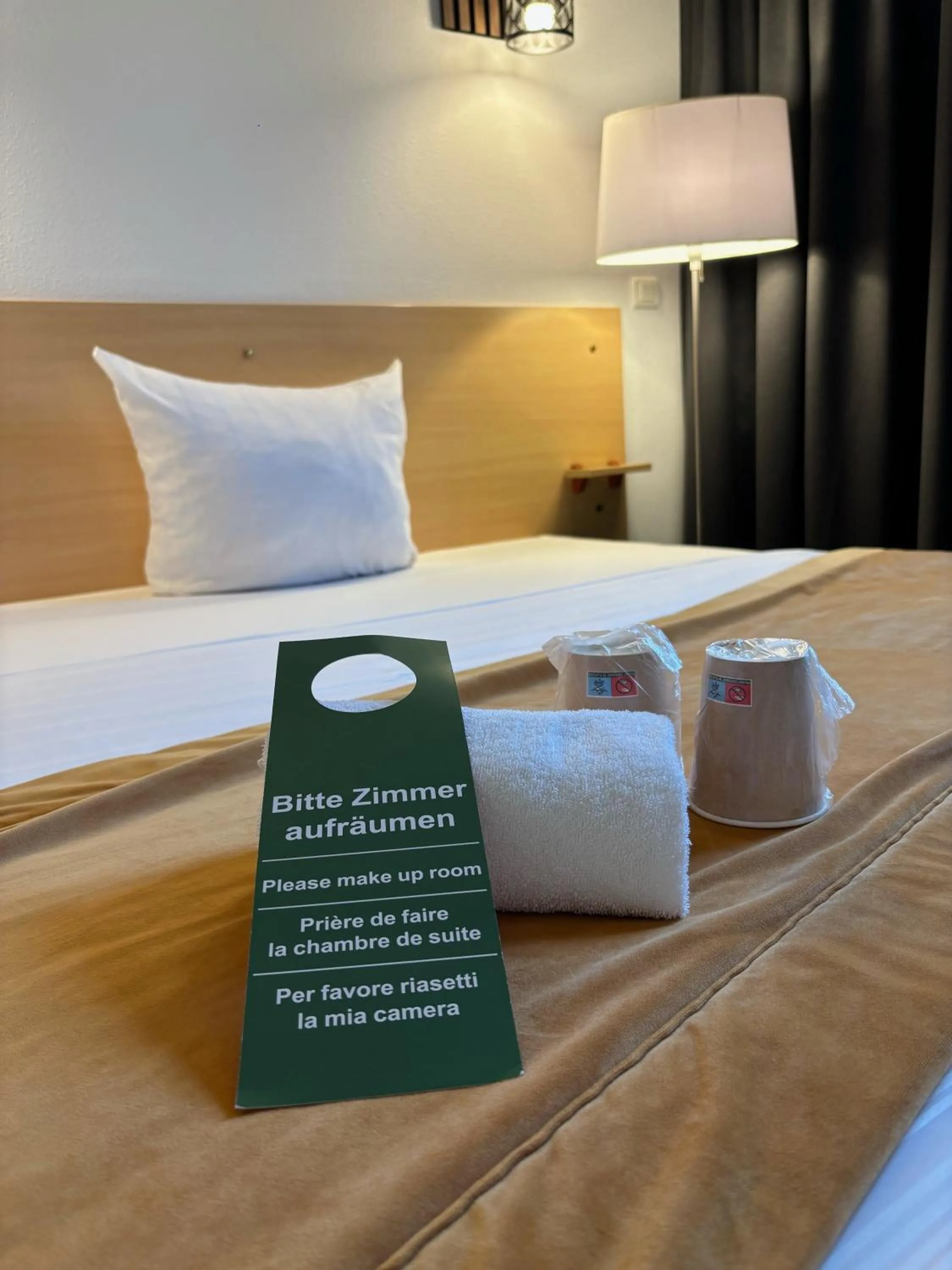 Bed in Hotel Premium