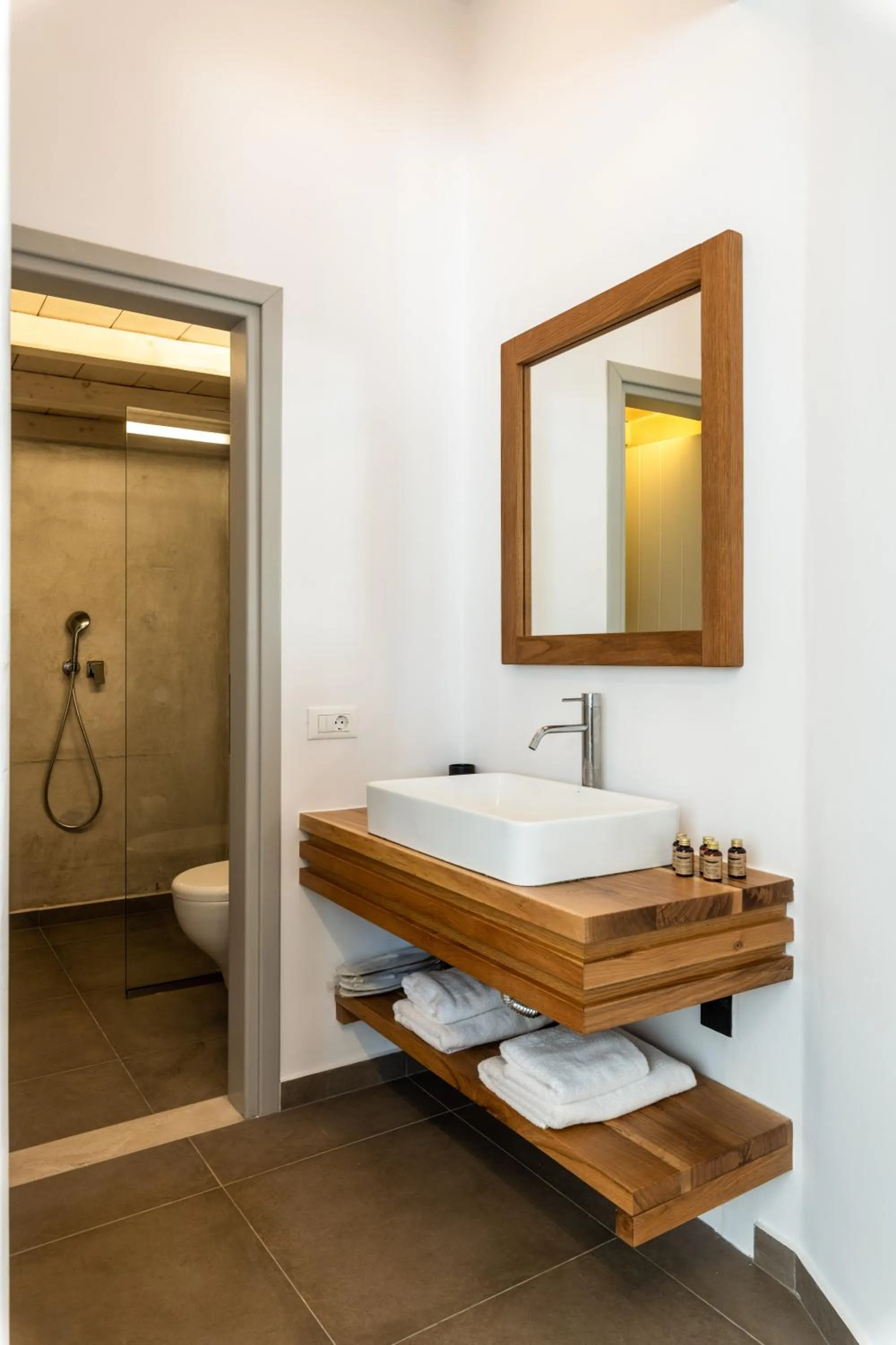 Bathroom in O Lofos Luxury Boutique Suites