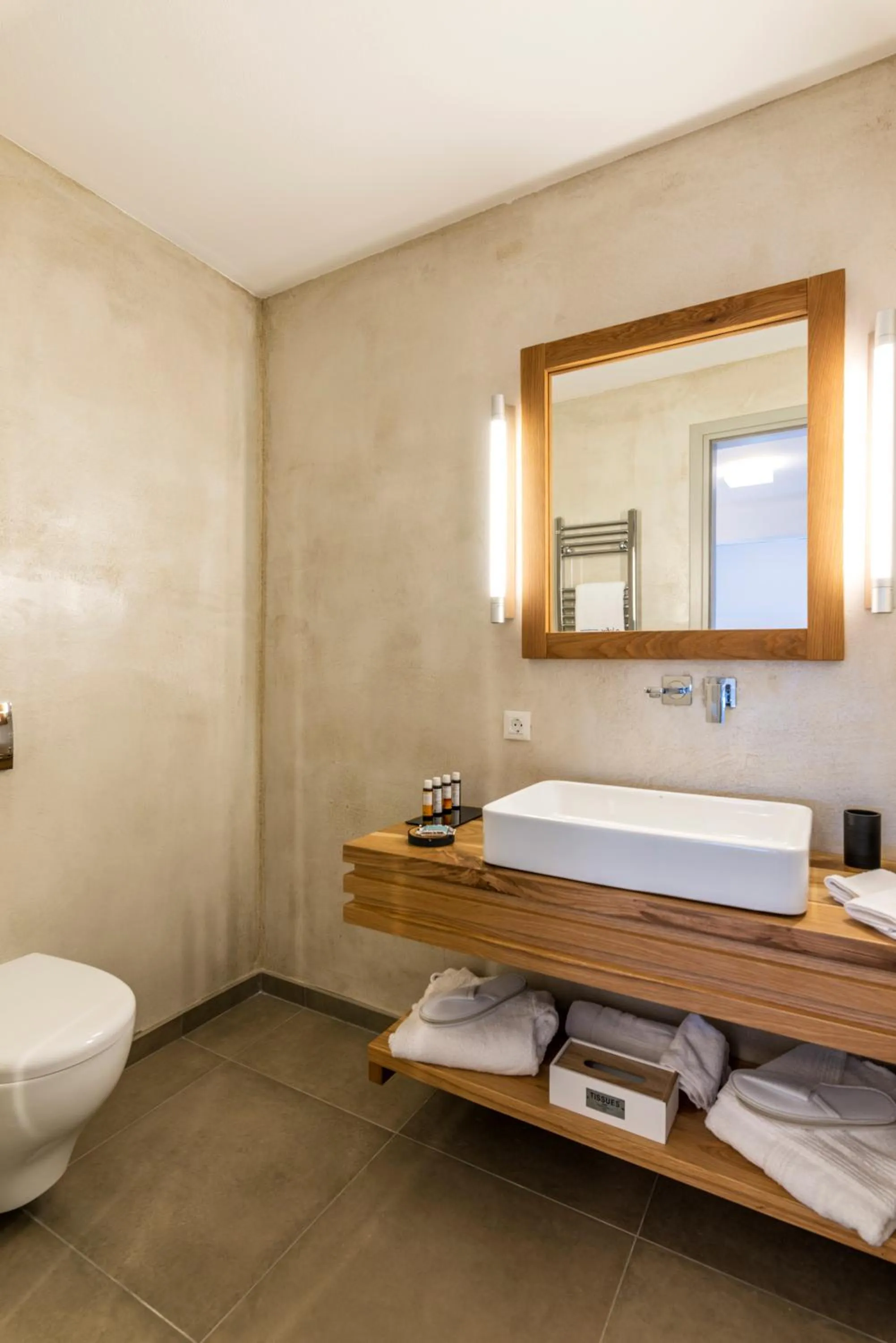 Bathroom in O Lofos Luxury Boutique Suites