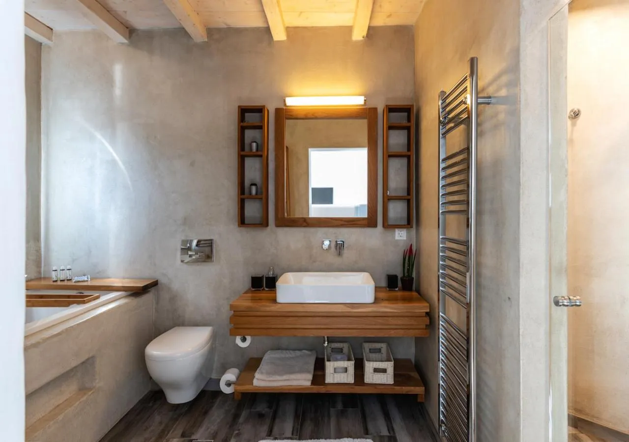 Bathroom in O Lofos Luxury Boutique Suites
