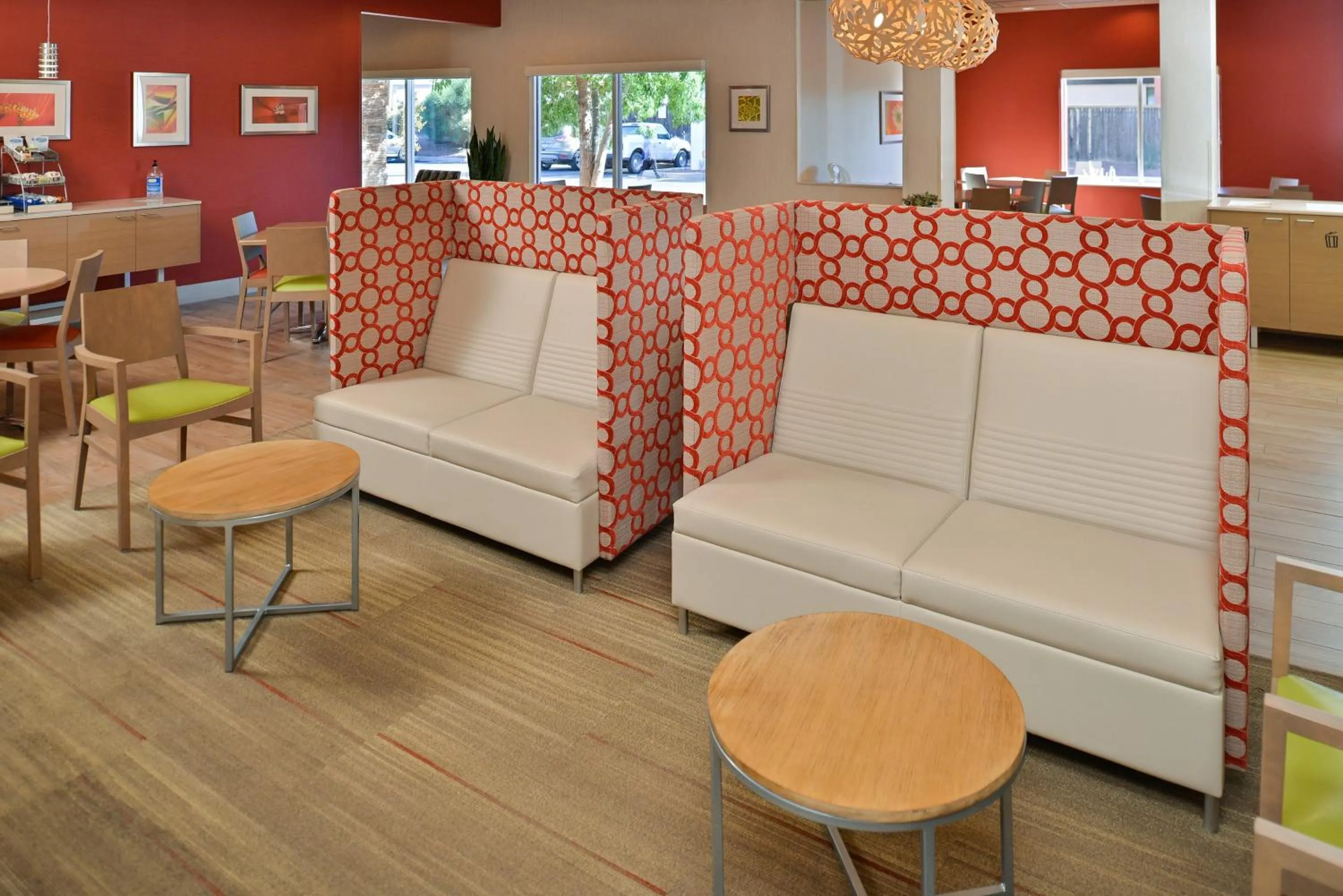 Breakfast in Holiday Inn Express Albuquerque N - Bernalillo by IHG