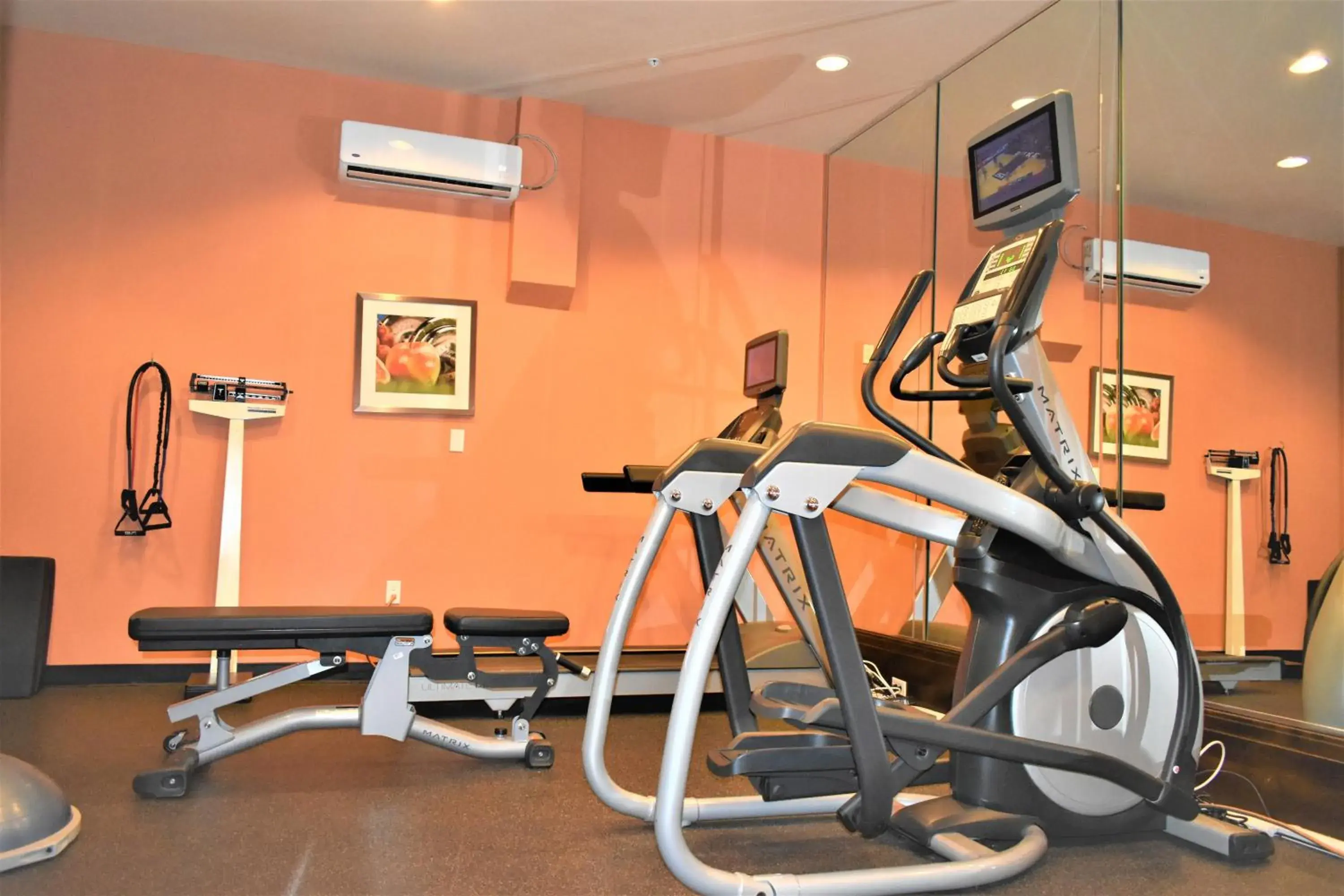 Fitness centre/facilities in Holiday Inn Express Albuquerque N - Bernalillo by IHG Fitness centre/facilities in Holiday Inn Express Albuquerque N - Bernalillo by IHG