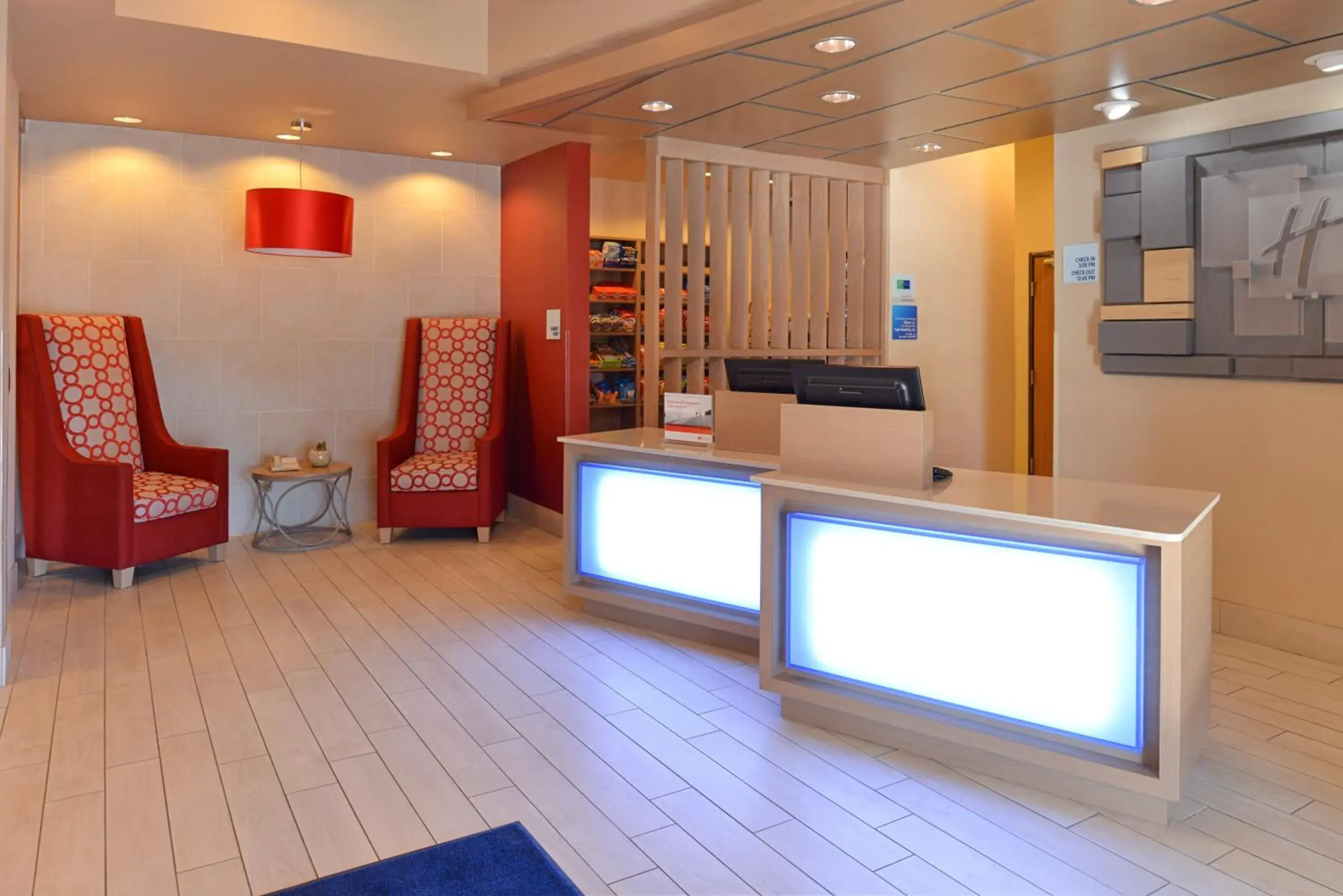 Property building in Holiday Inn Express Albuquerque N - Bernalillo by IHG Property building in Holiday Inn Express Albuquerque N - Bernalillo by IHG