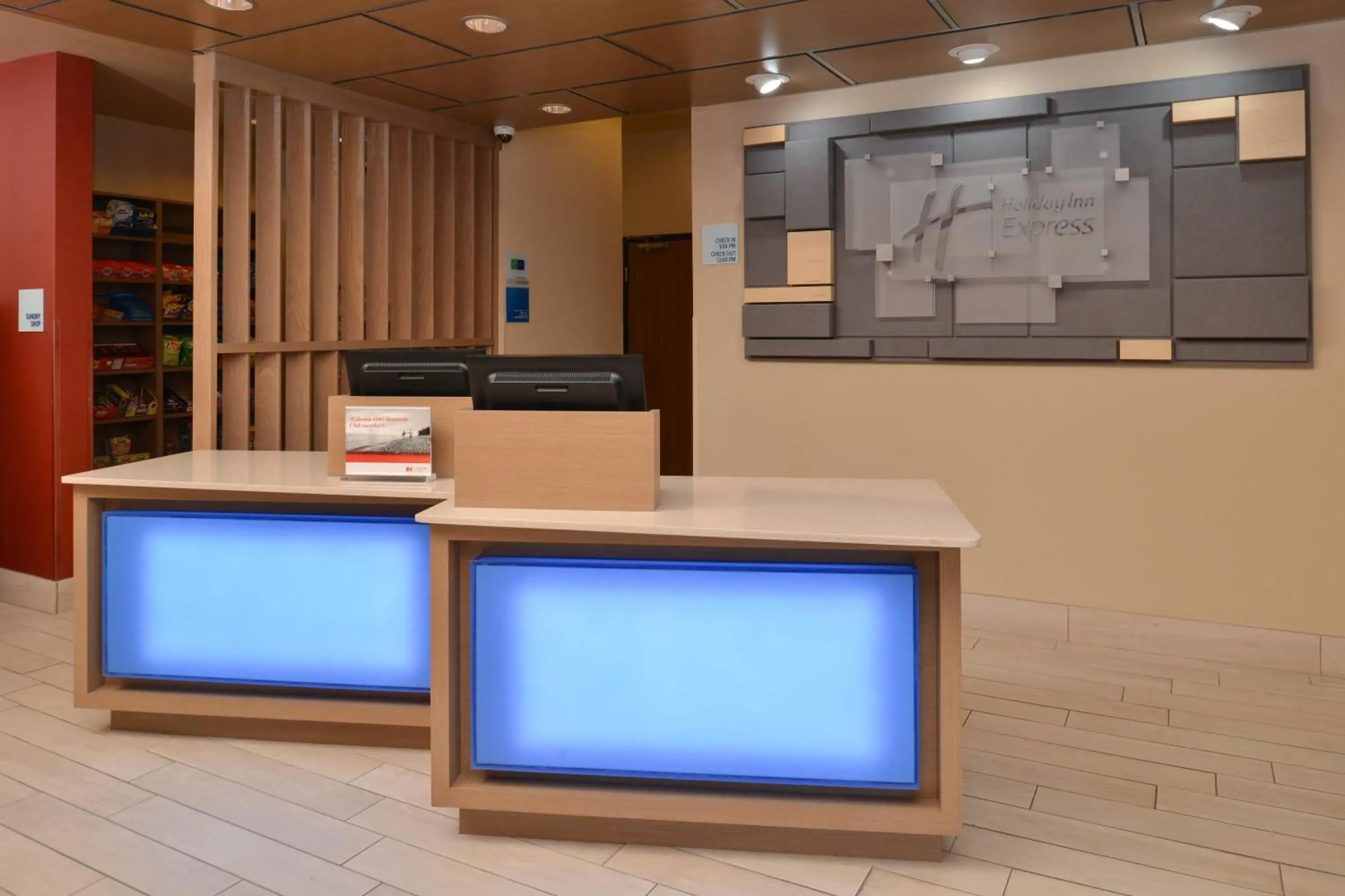 Property building in Holiday Inn Express Albuquerque N - Bernalillo by IHG Property building in Holiday Inn Express Albuquerque N - Bernalillo by IHG