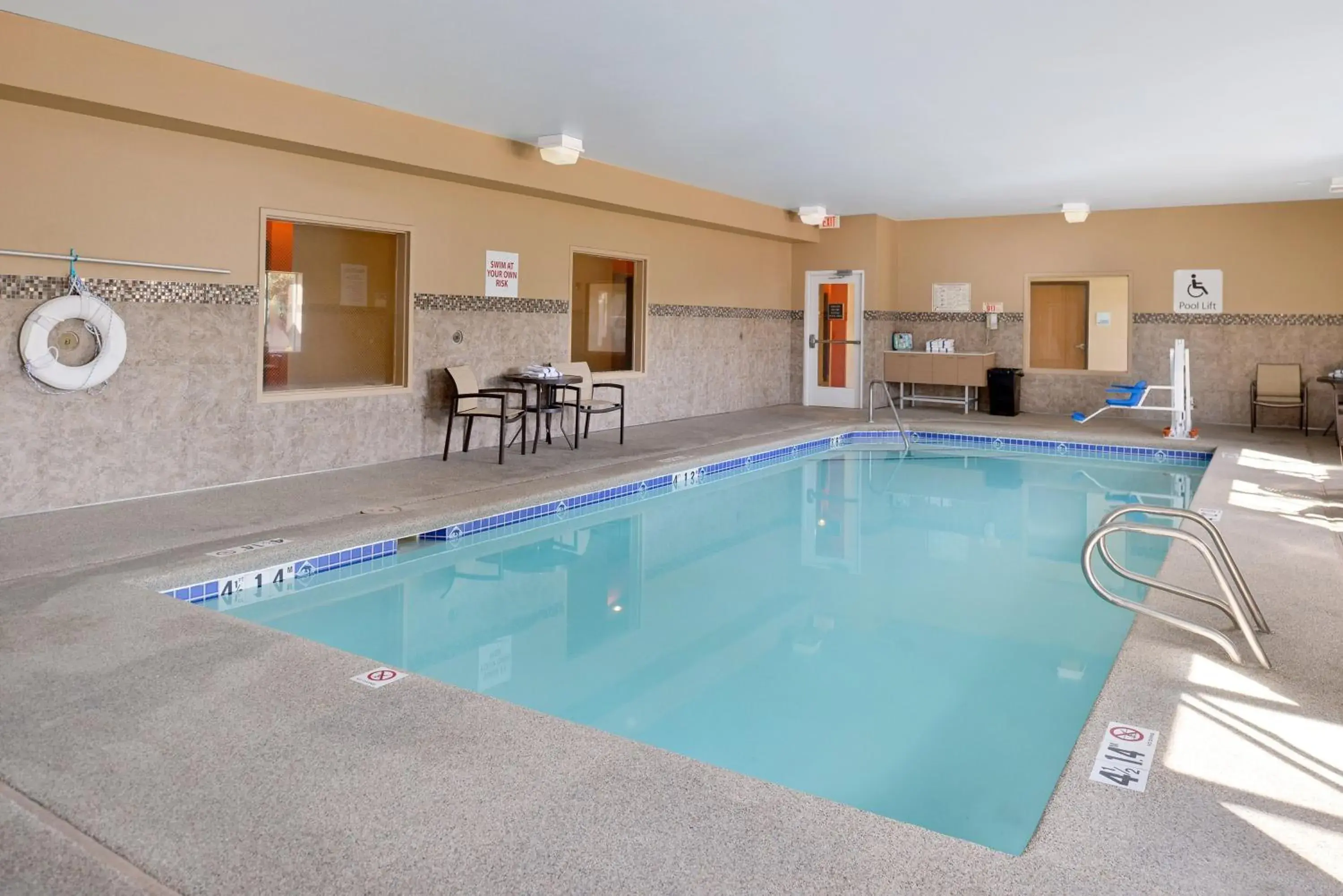 Swimming pool in Holiday Inn Express Albuquerque N - Bernalillo by IHG Swimming pool in Holiday Inn Express Albuquerque N - Bernalillo by IHG