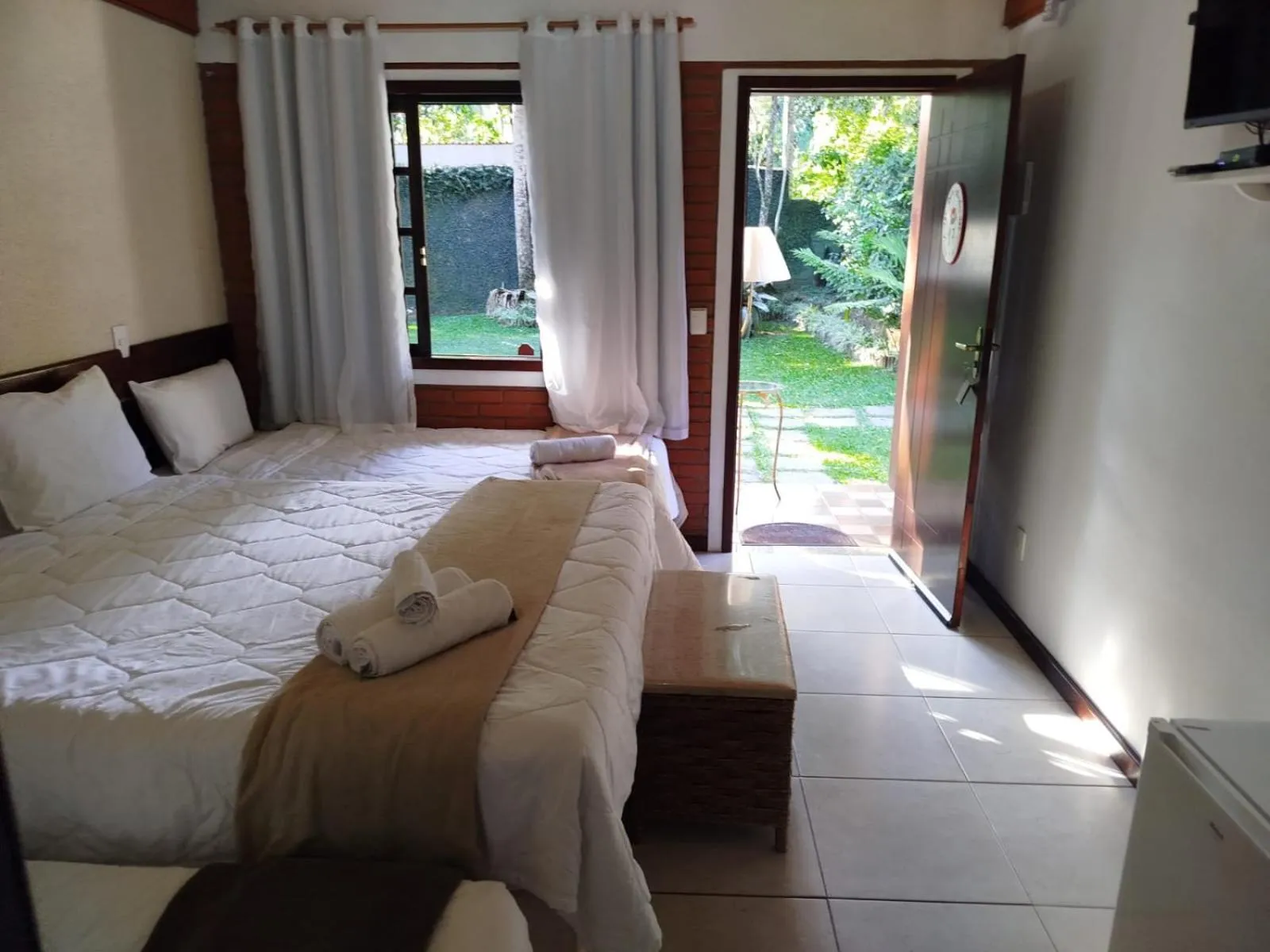 Photo of the whole room, Bed in Pousada Viking Penedo