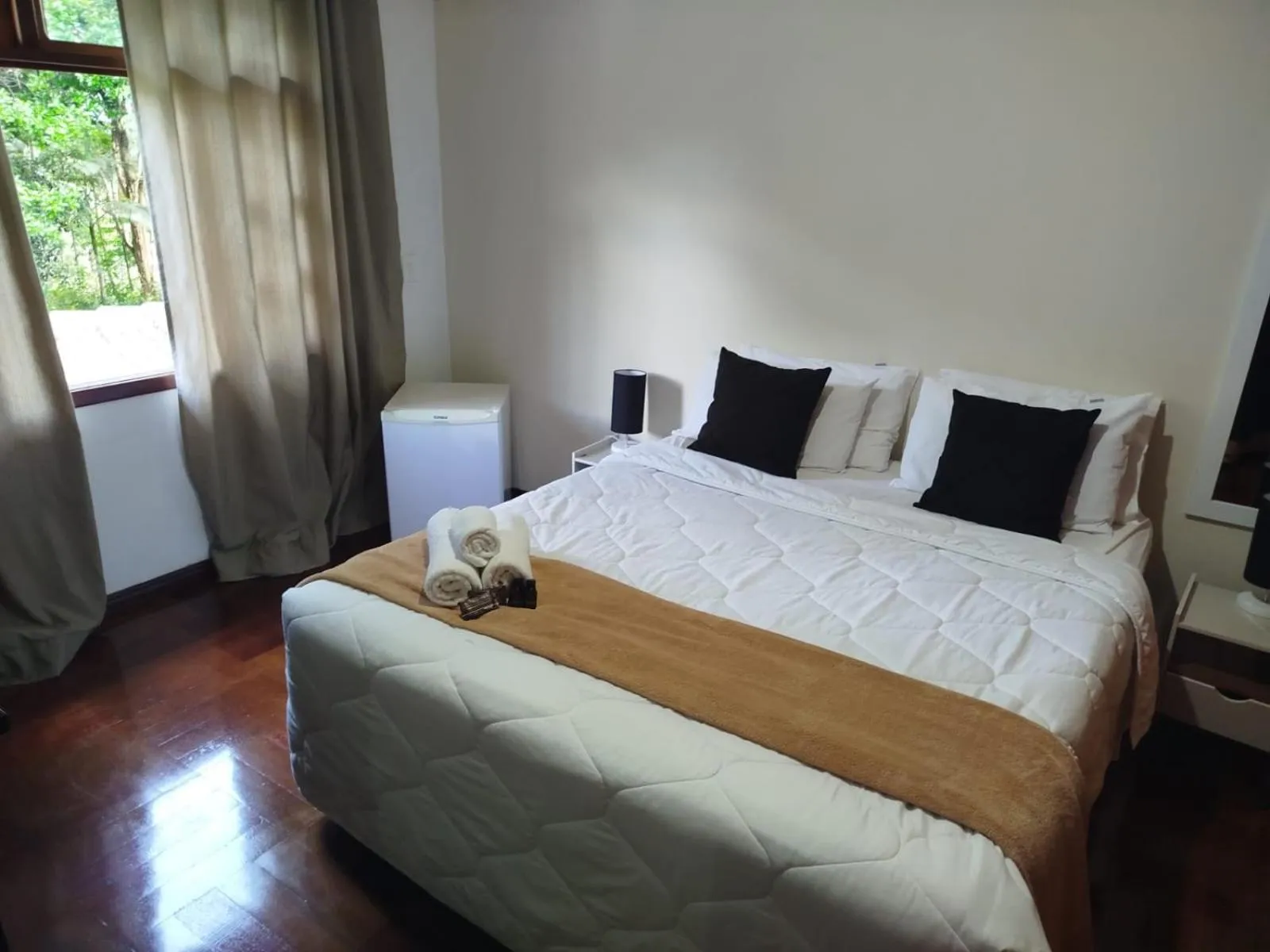 Photo of the whole room, Bed in Pousada Viking Penedo