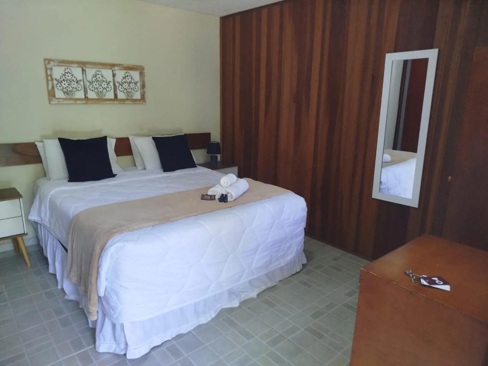 Photo of the whole room, Bed in Pousada Viking Penedo