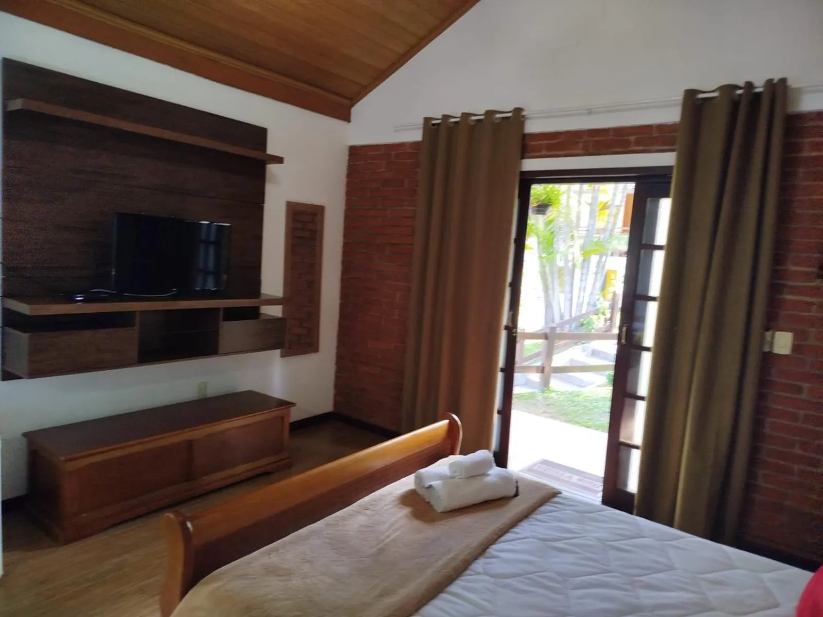 Bedroom, Bed in Pousada Viking Penedo