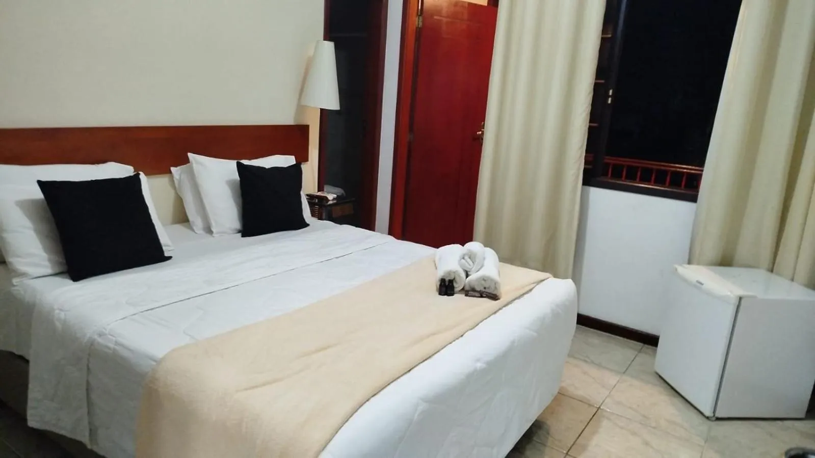 Photo of the whole room, Bed in Pousada Viking Penedo