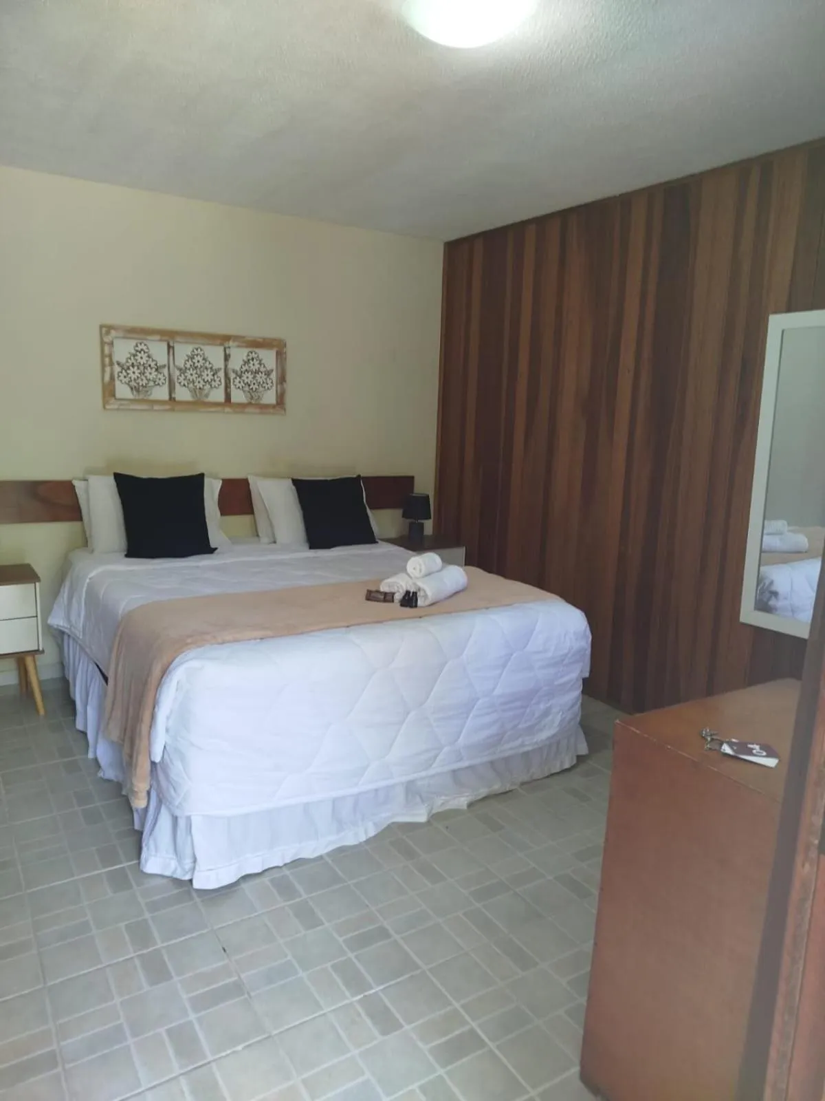 Photo of the whole room, Bed in Pousada Viking Penedo