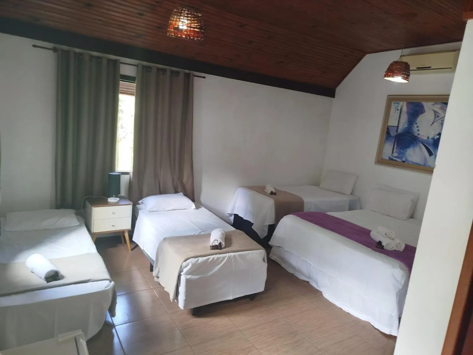 Photo of the whole room, Bed in Pousada Viking Penedo