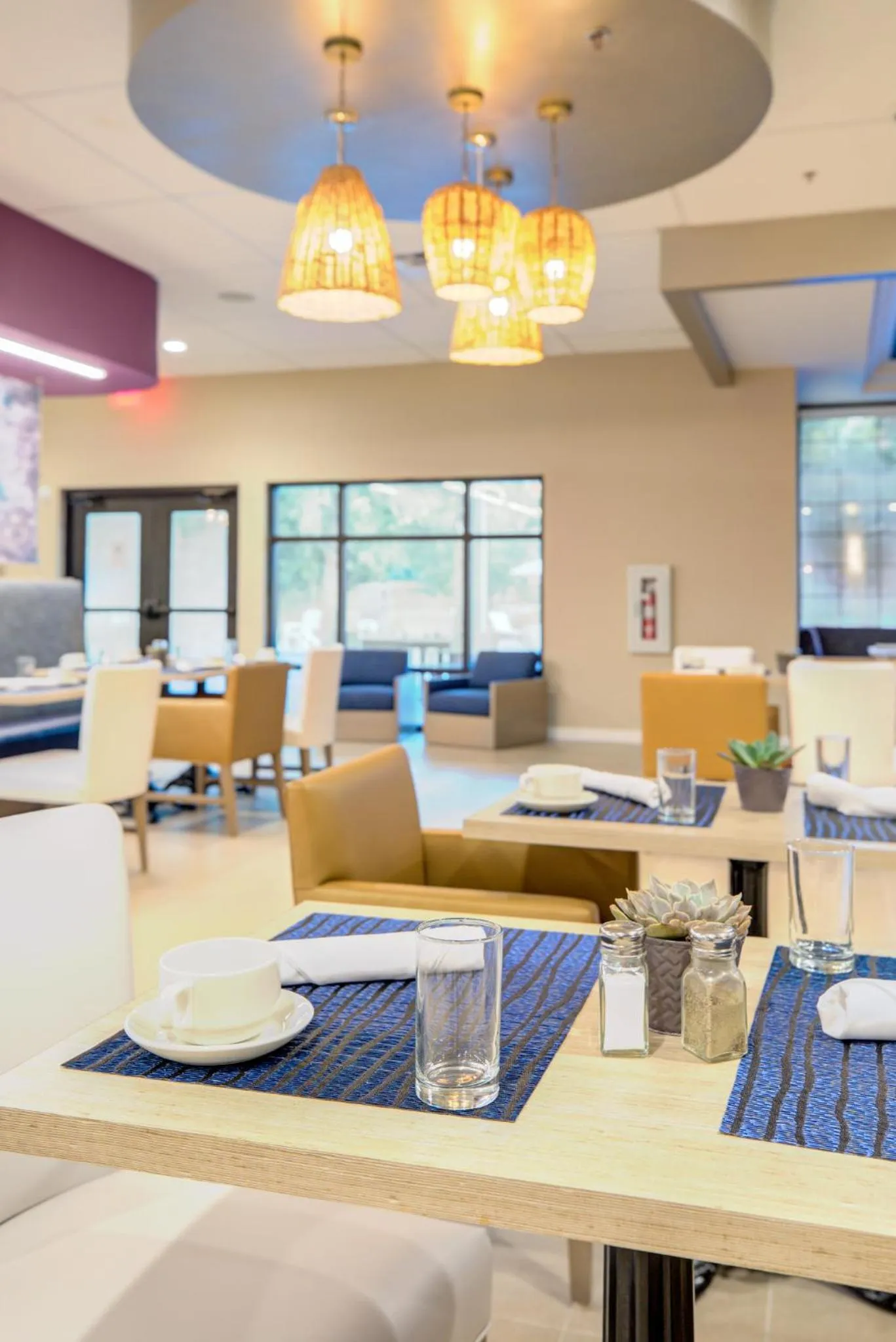 Restaurant/places to eat in Hotel Indigo Mount Pleasant by IHG