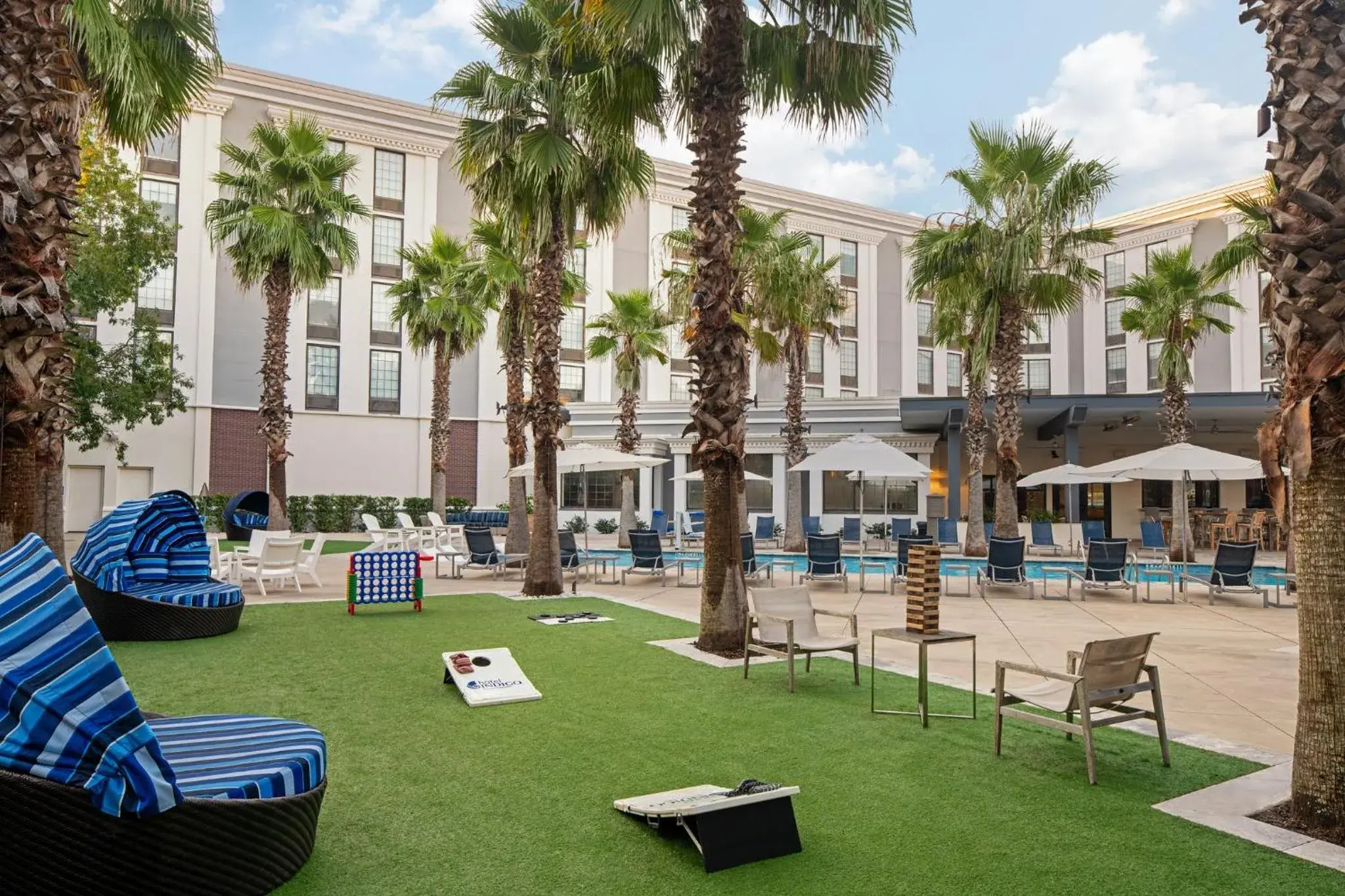 Fitness centre/facilities in Hotel Indigo Mount Pleasant by IHG Fitness centre/facilities in Hotel Indigo Mount Pleasant by IHG