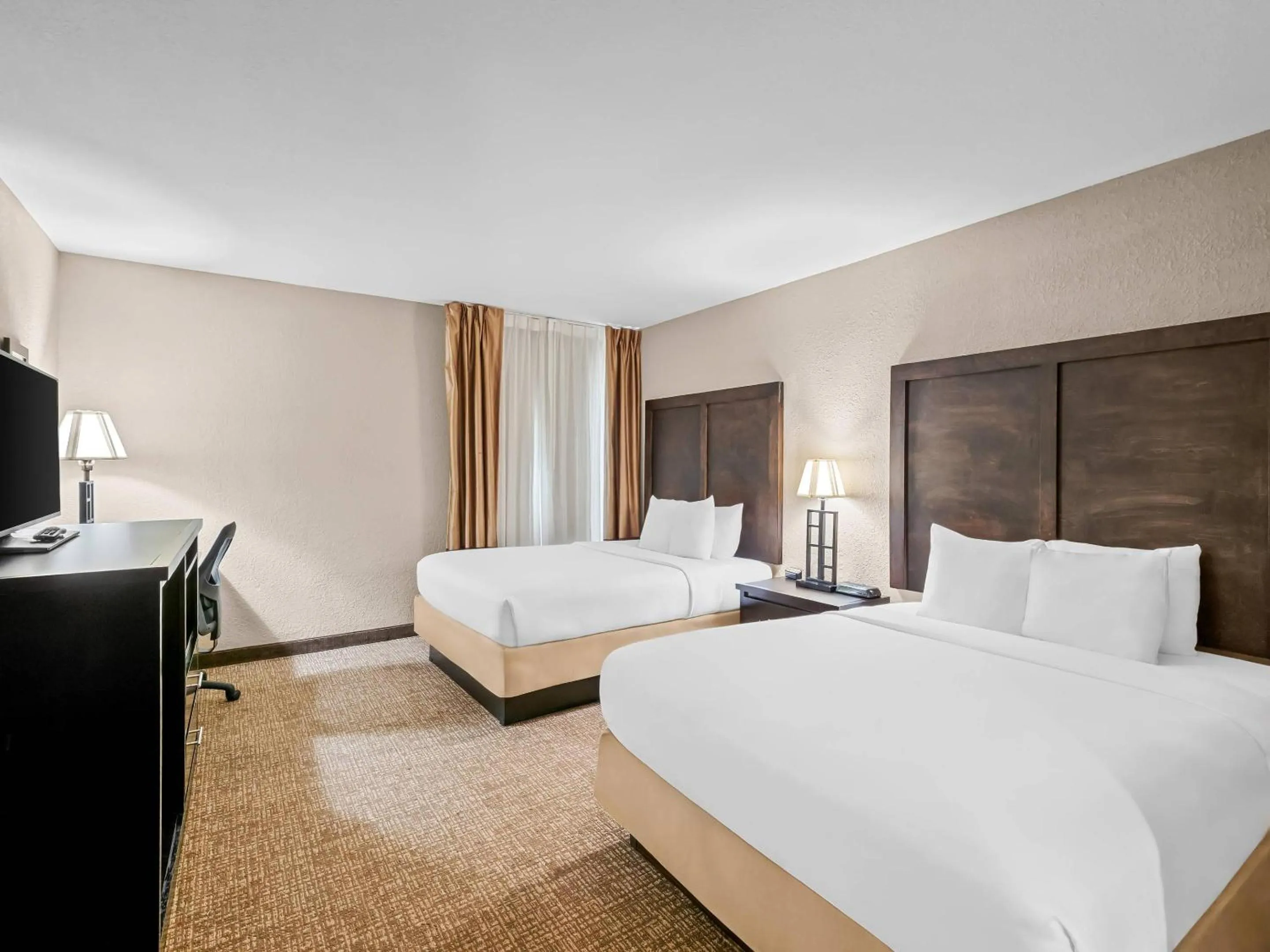 Bedroom, Bed in Comfort Inn & Suites Allen Park - Dearborn