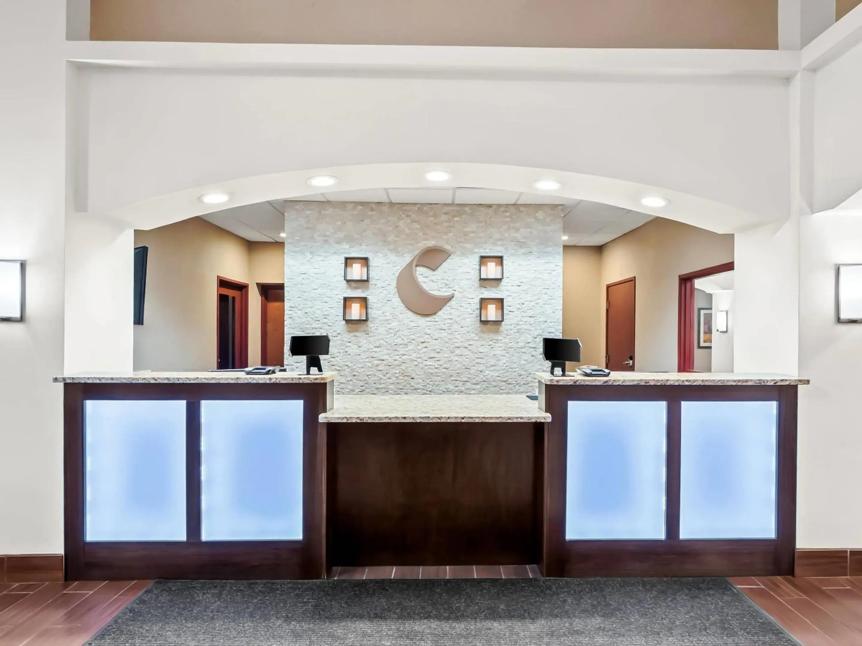 Lobby or reception in Comfort Inn & Suites Allen Park - Dearborn Lobby or reception in Comfort Inn & Suites Allen Park - Dearborn