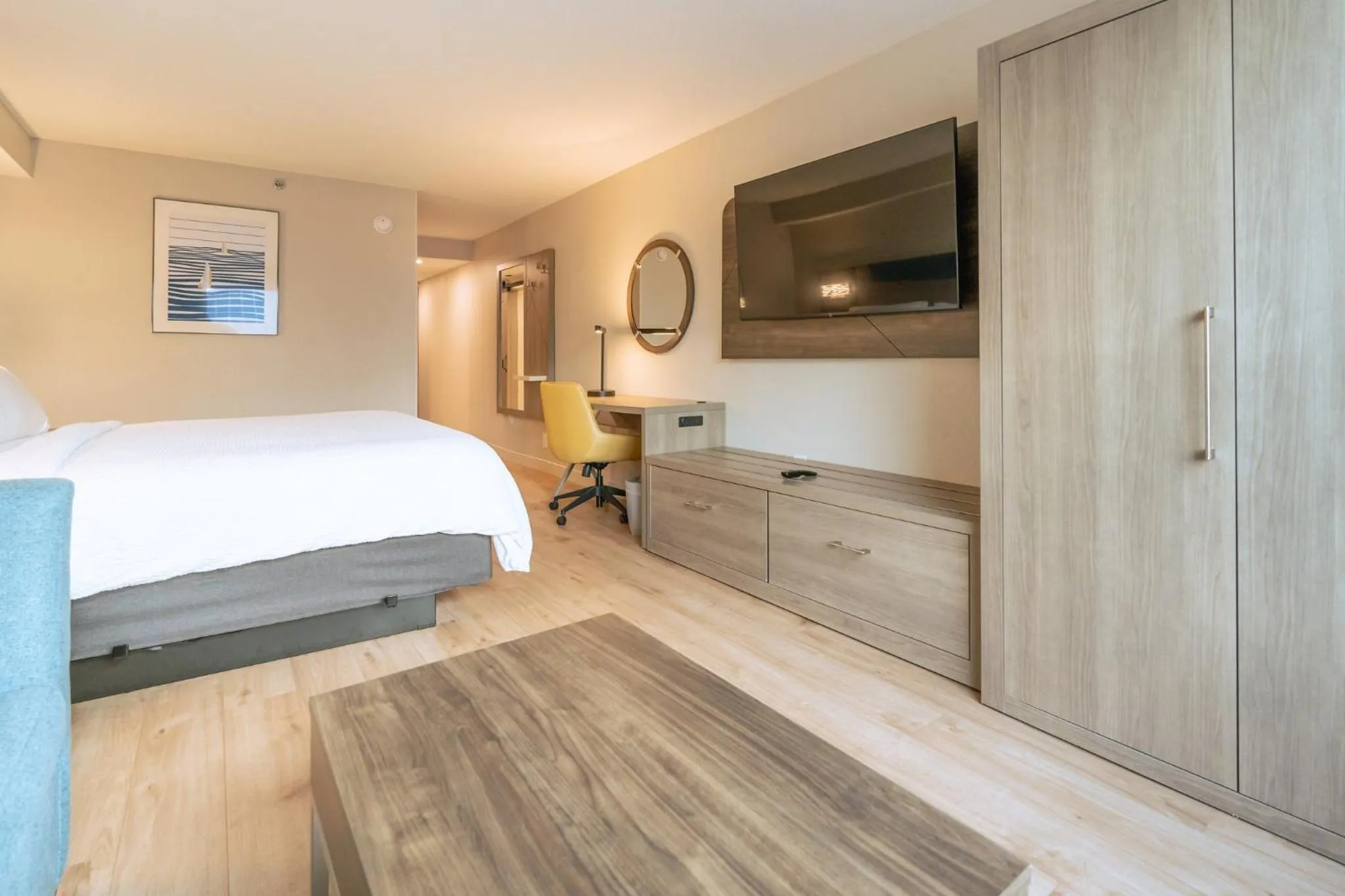 Photo of the whole room, Bed in Holiday Inn Express Hotel & Suites Cocoa Beach by IHG