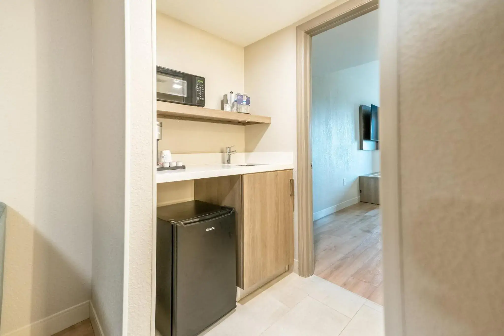 One-Bedroom Suite with Sofa Bed in Holiday Inn Express Hotel & Suites Cocoa Beach by IHG One-Bedroom Suite with Sofa Bed in Holiday Inn Express Hotel & Suites Cocoa Beach by IHG