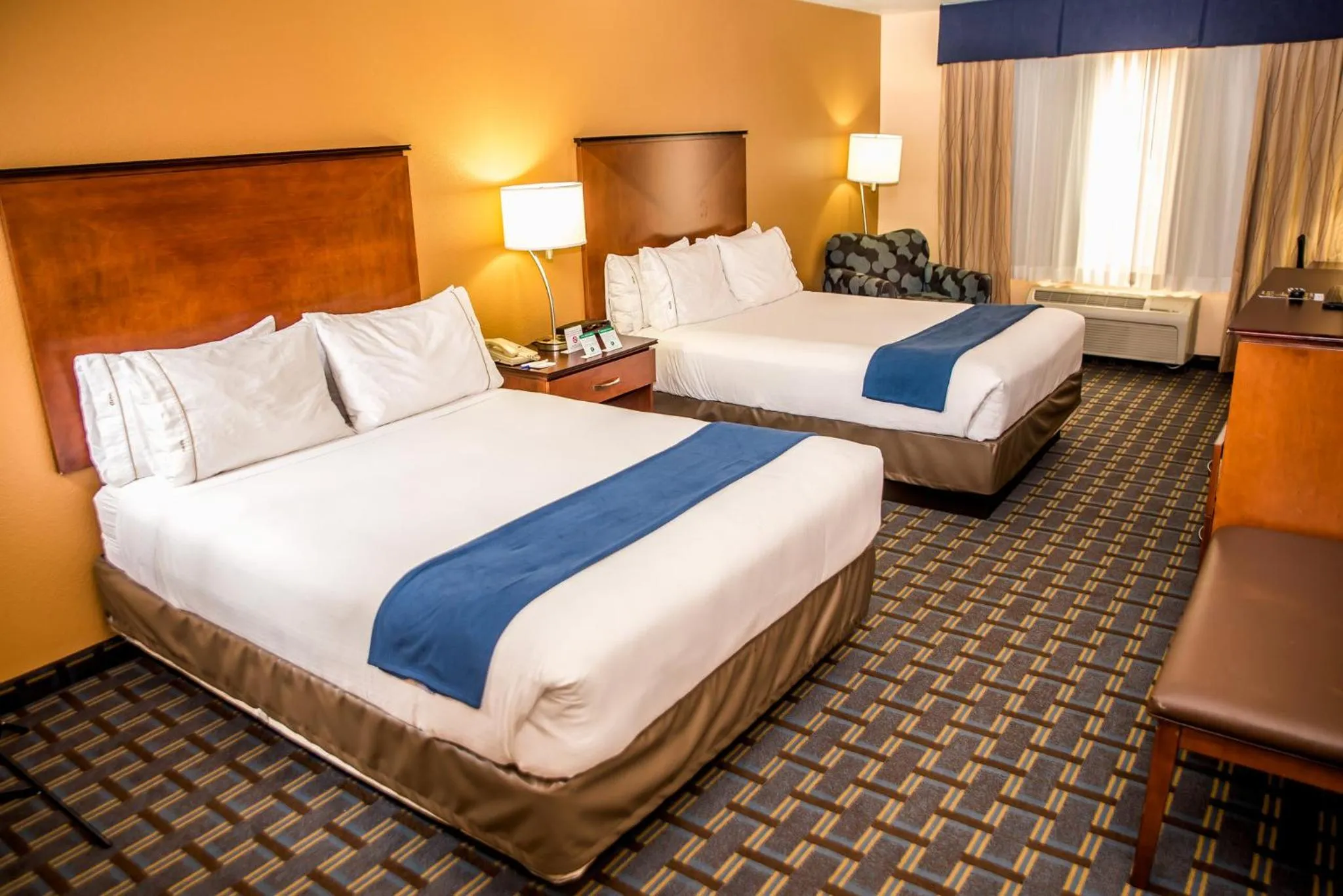 Photo of the whole room, Bed in Holiday Inn Express Hotel & Suites Cocoa Beach by IHG