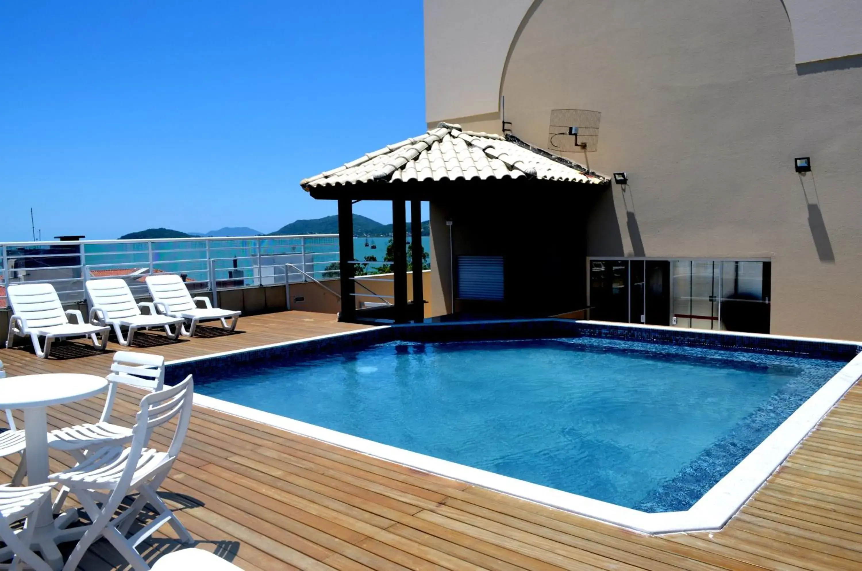 Swimming pool in Luisa Palace Hotel Swimming pool in Luisa Palace Hotel