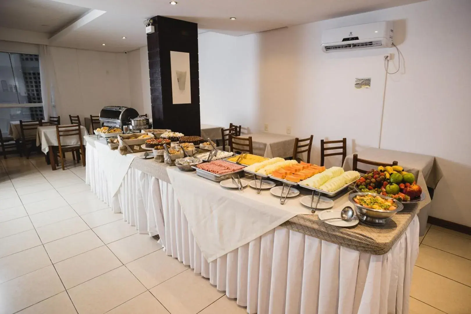 Restaurant/places to eat in Luisa Palace Hotel Restaurant/places to eat in Luisa Palace Hotel