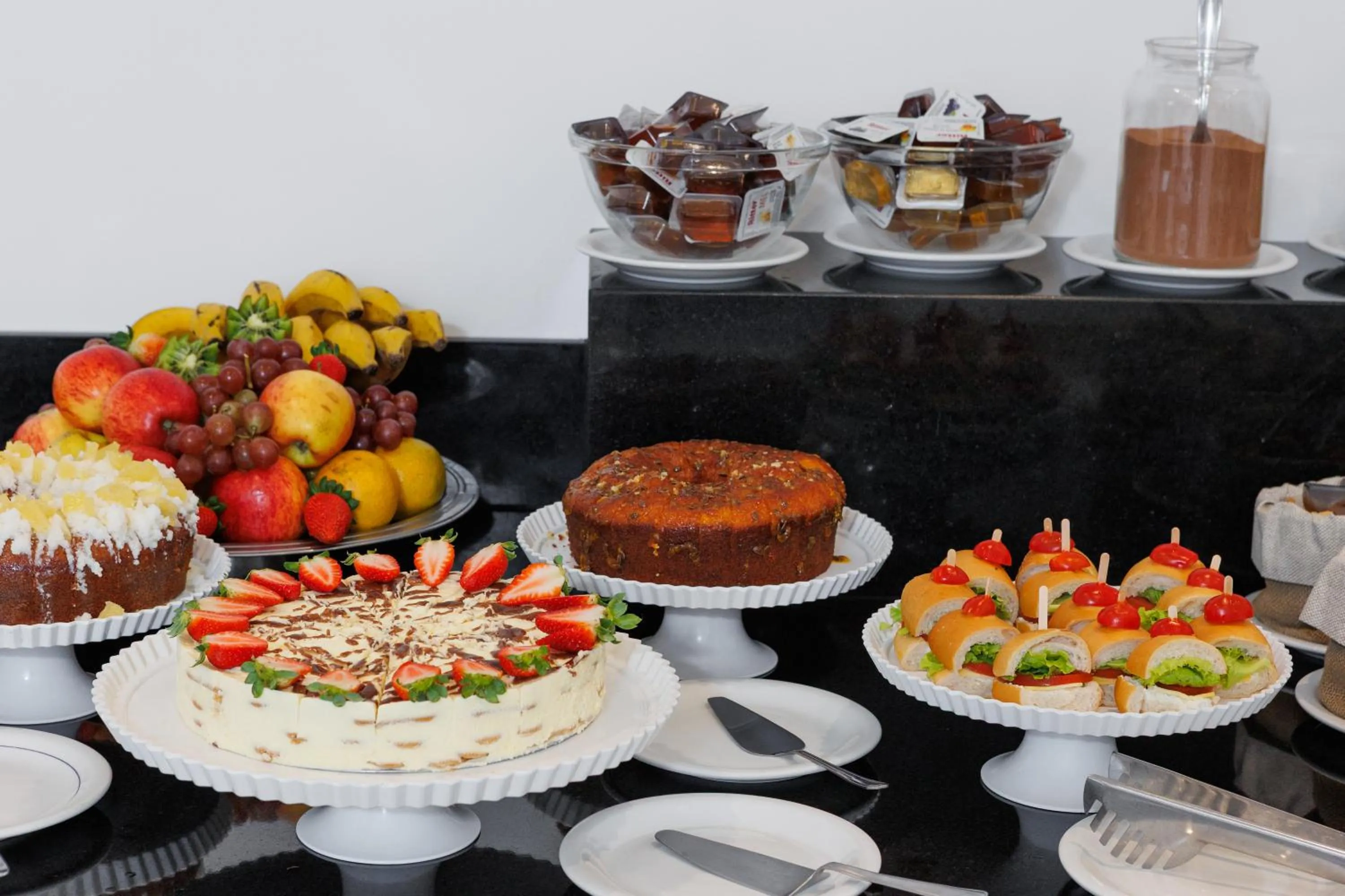 Breakfast in Luísa Studio Hotel