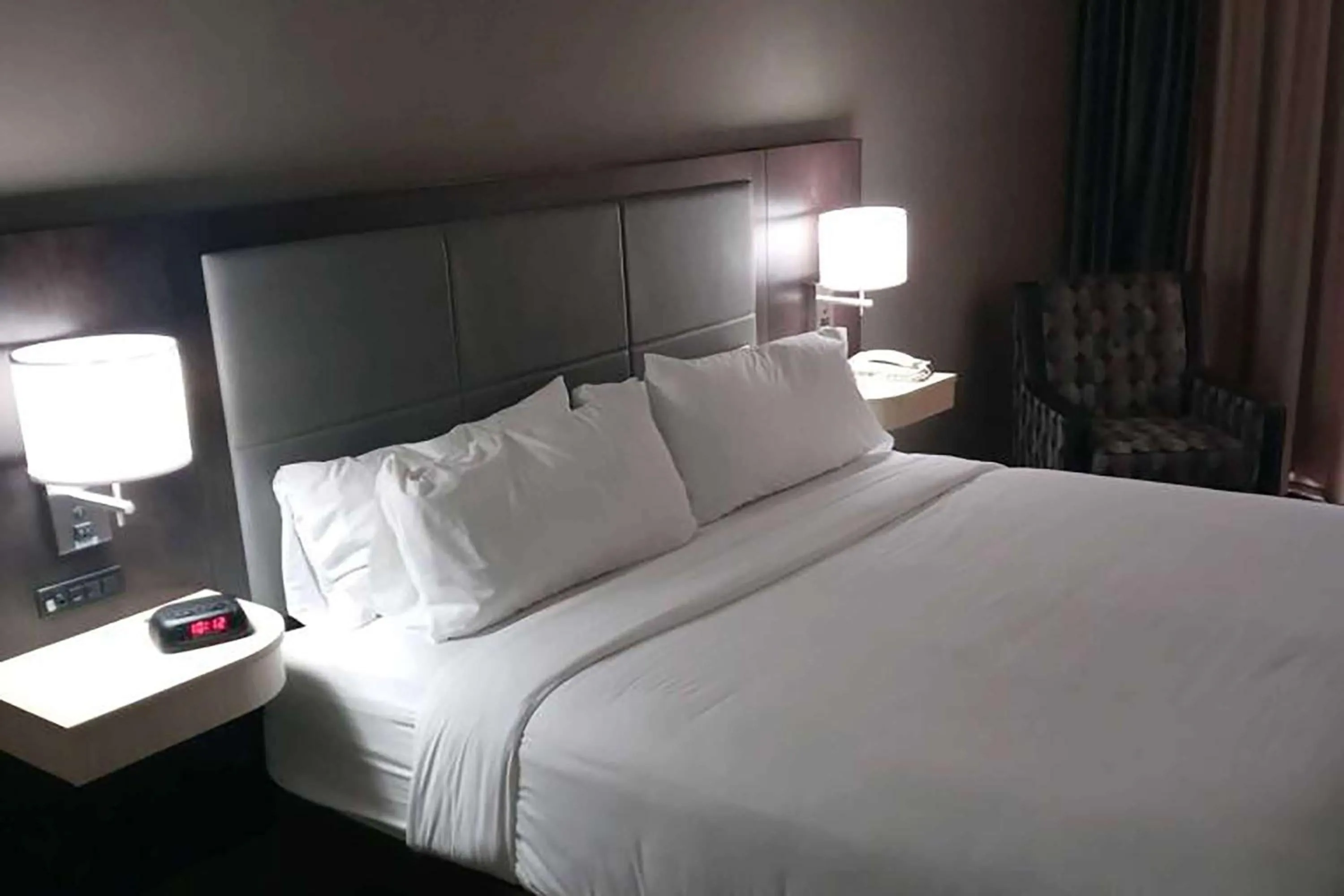 Photo of the whole room in Wyndham Garden Southgate