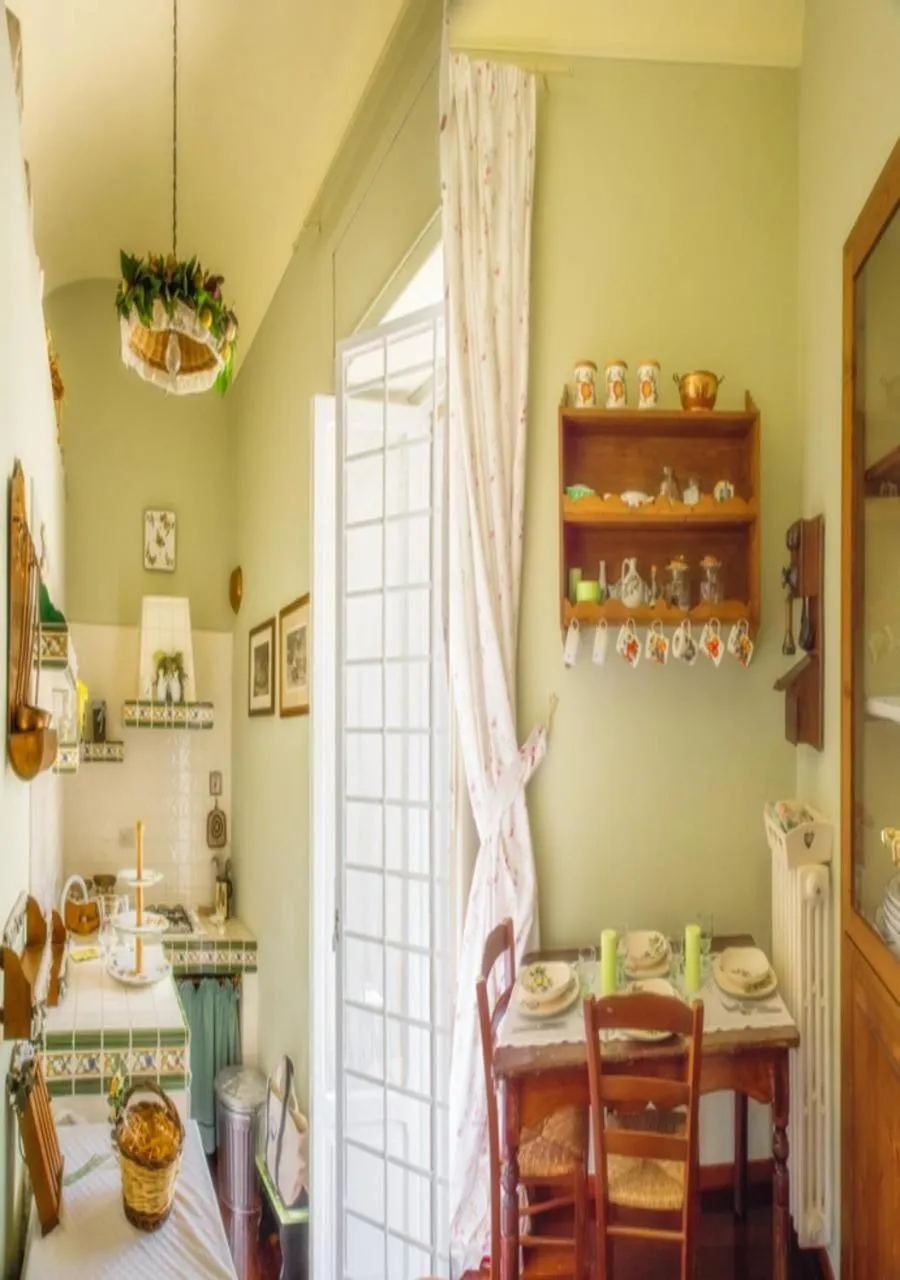 Communal kitchen in Casa Isabella B&B