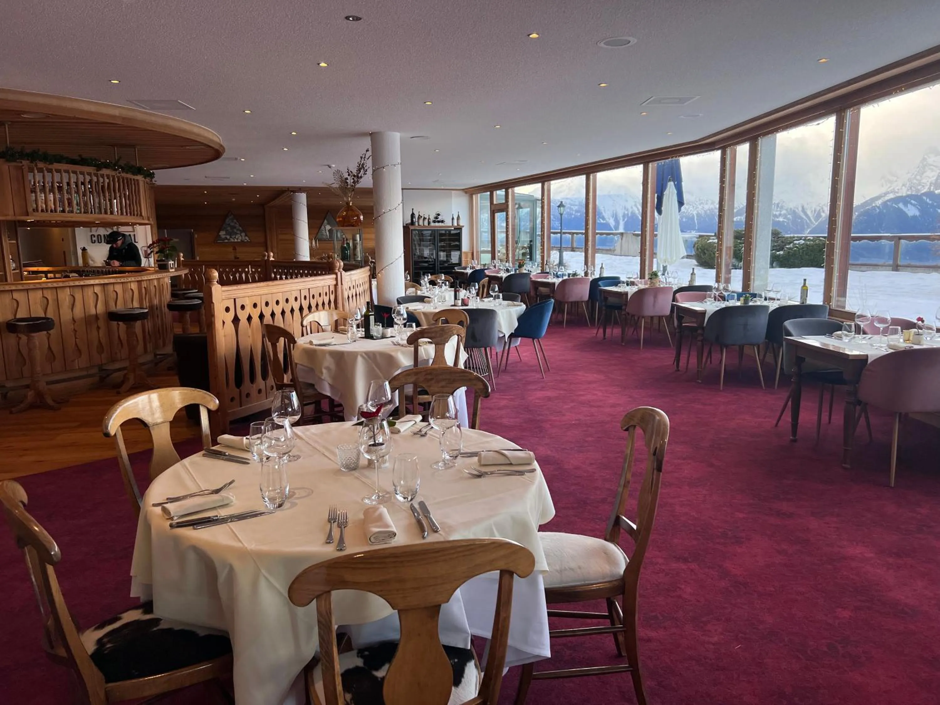 Restaurant/places to eat in Hôtel Chalet Royal