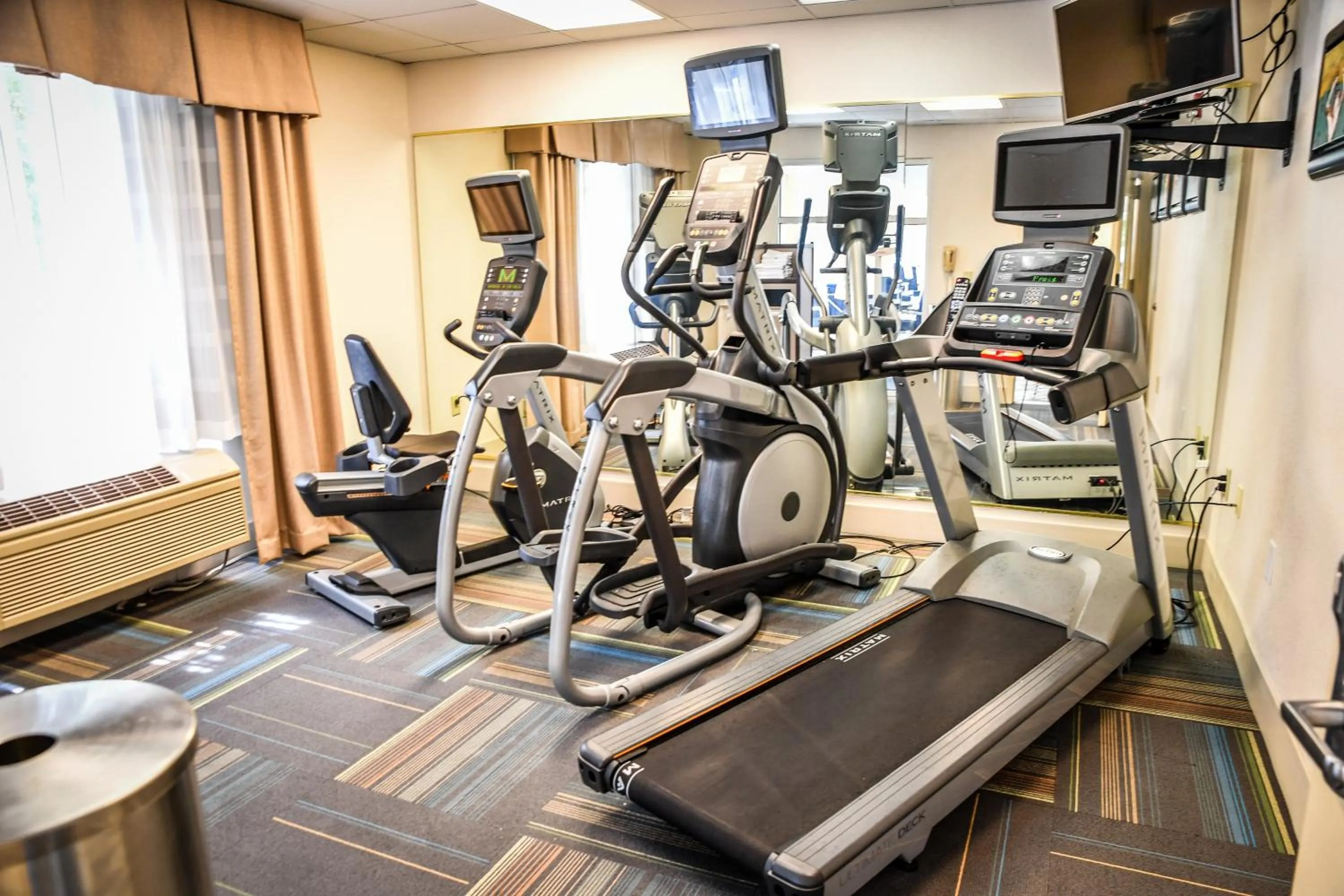 Fitness centre/facilities in Holiday Inn Express Hotel & Suites - Concord by IHG