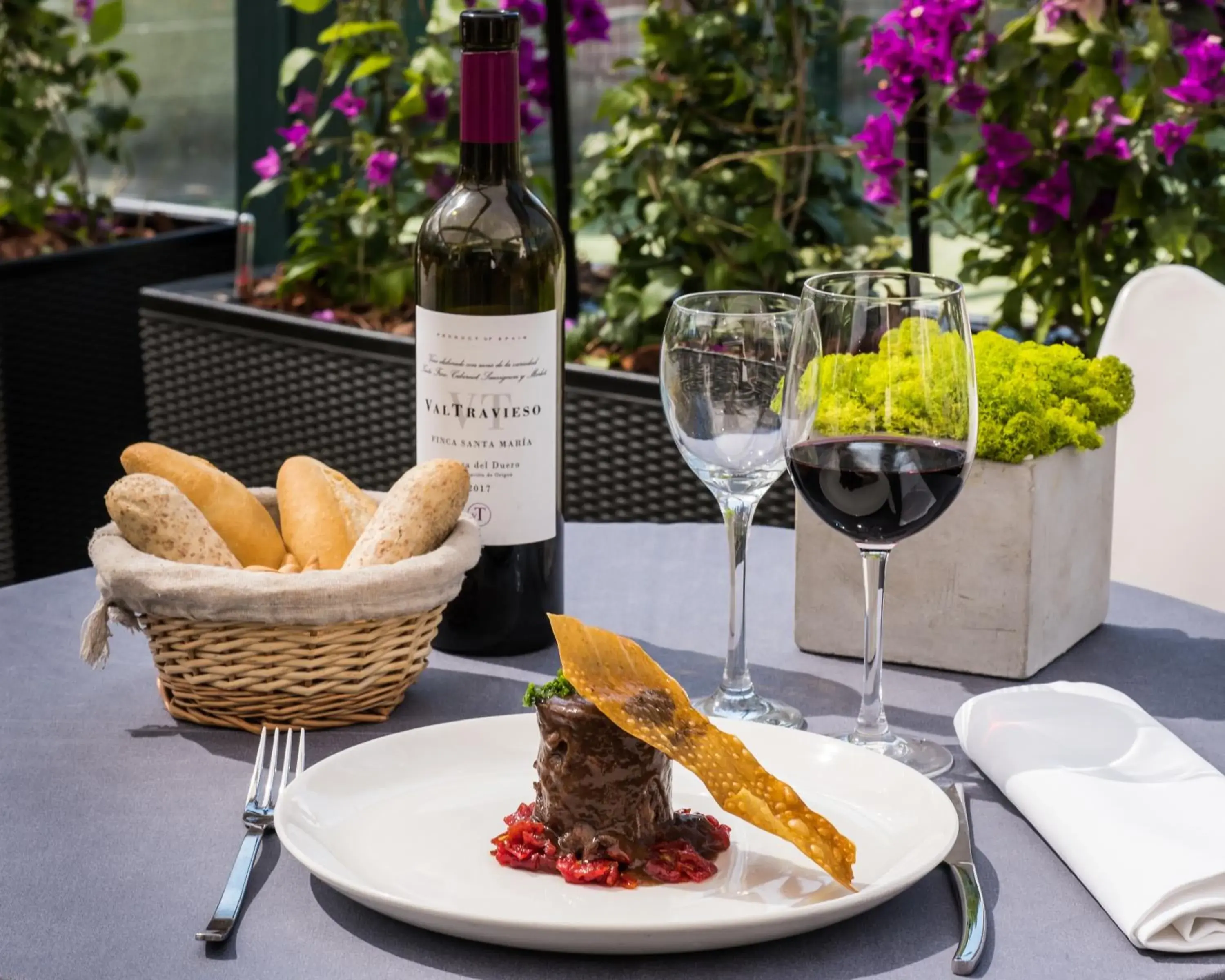 Food and drinks in TaCH Madrid Airport Food and drinks in TaCH Madrid Airport