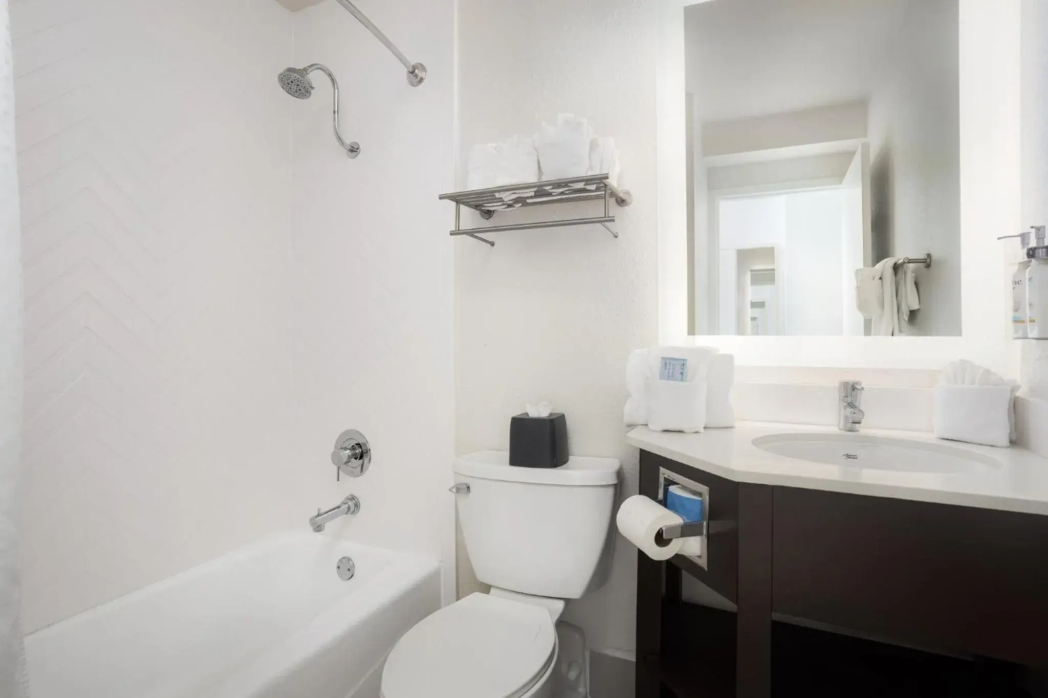 Photo of the whole room in Holiday Inn Resort Oceanfront at Surfside Beach by IHG Photo of the whole room in Holiday Inn Resort Oceanfront at Surfside Beach by IHG