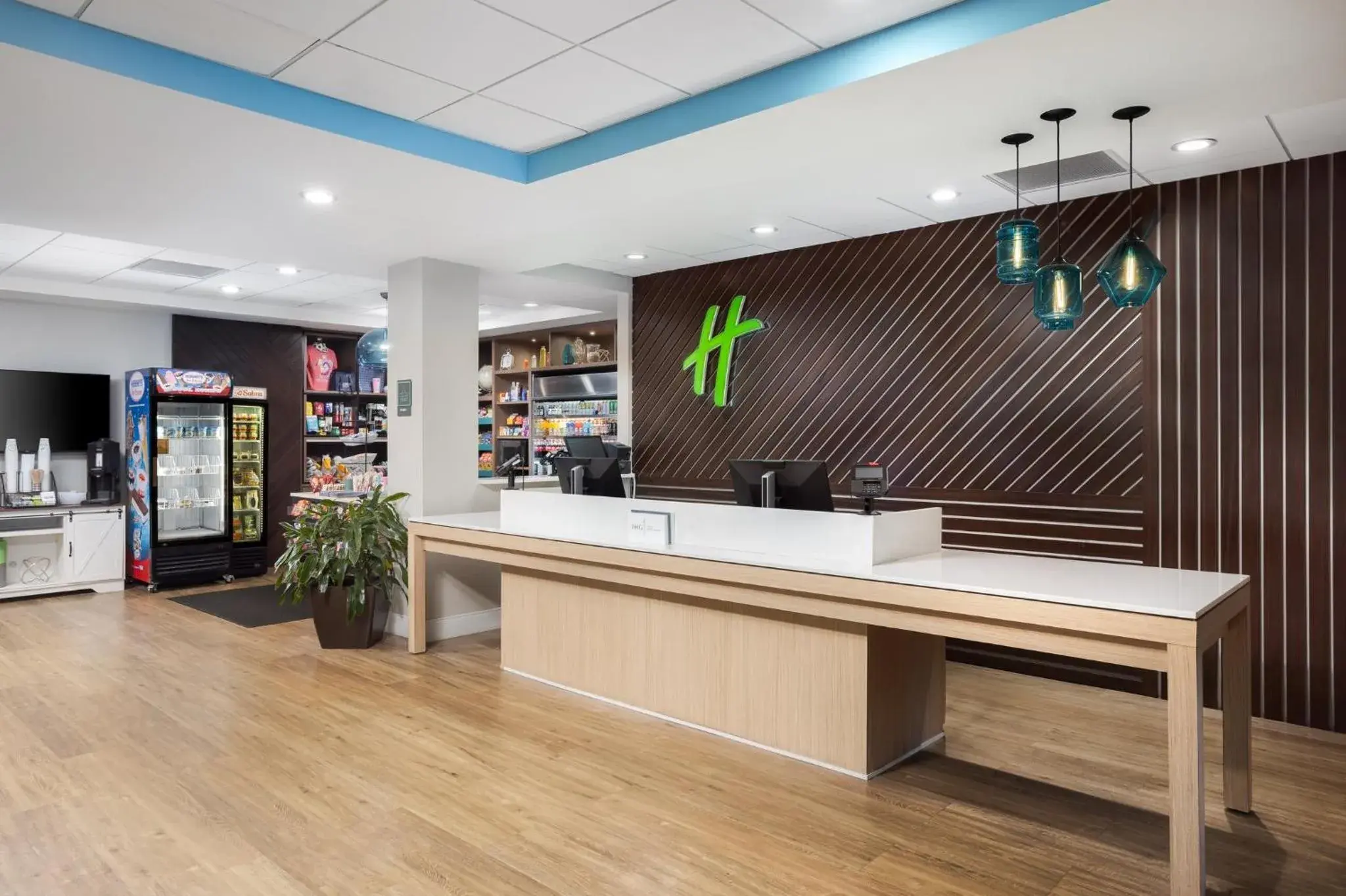 Property building in Holiday Inn Resort Oceanfront at Surfside Beach by IHG Property building in Holiday Inn Resort Oceanfront at Surfside Beach by IHG