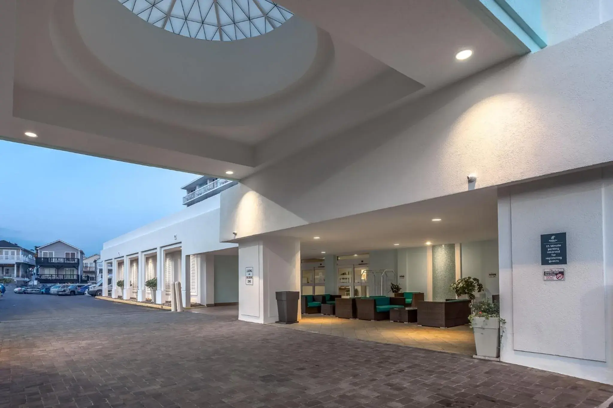 Property building in Holiday Inn Resort Oceanfront at Surfside Beach by IHG Property building in Holiday Inn Resort Oceanfront at Surfside Beach by IHG