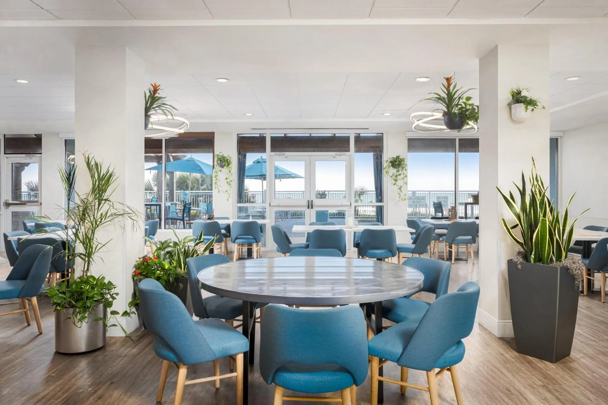 Restaurant/places to eat in Holiday Inn Resort Oceanfront at Surfside Beach by IHG