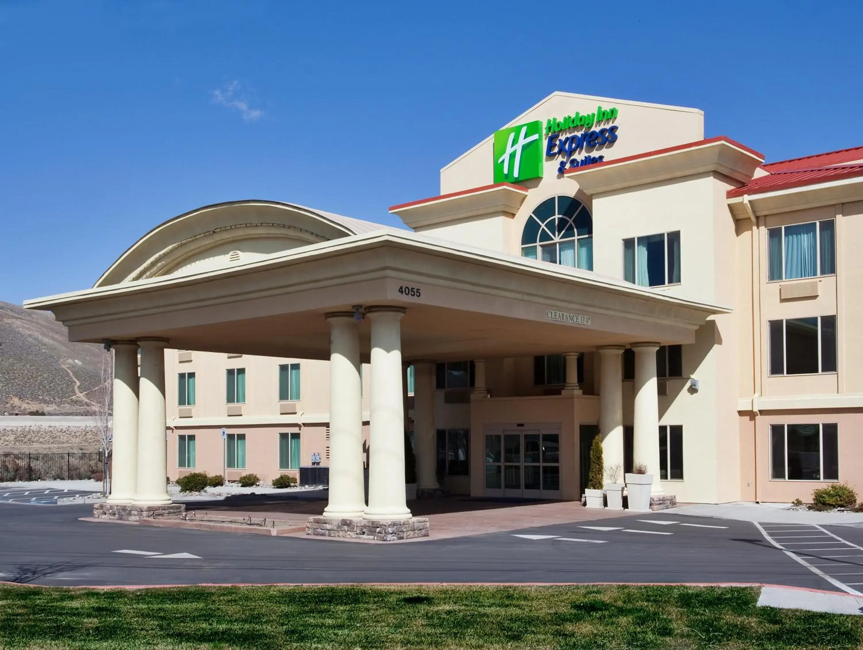 Property building in Holiday Inn Express Hotel & Suites Carson City by IHG Property building in Holiday Inn Express Hotel & Suites Carson City by IHG