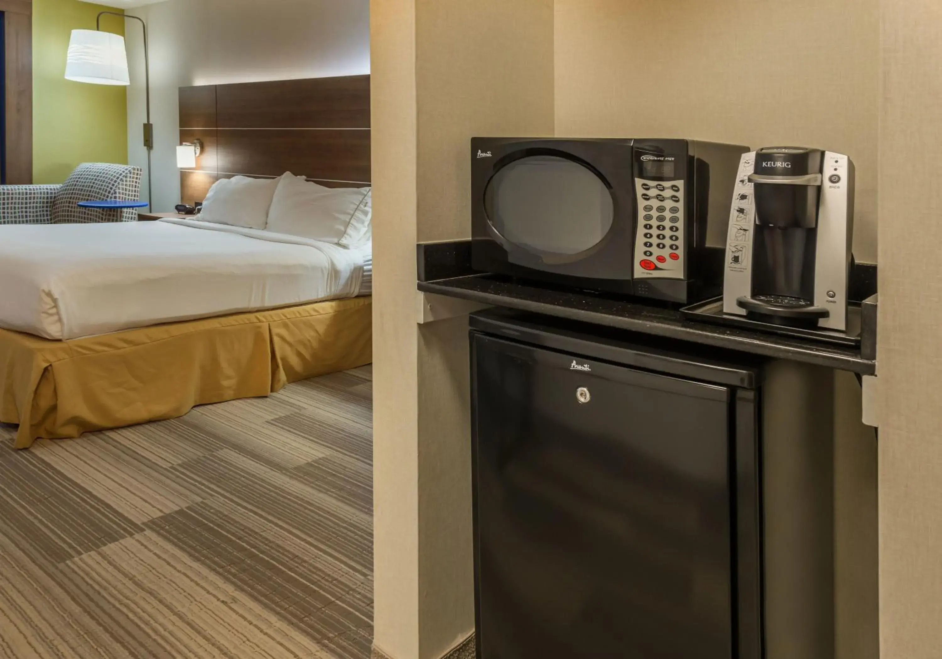 Photo of the whole room, Bed in Holiday Inn Express Hotel & Suites Carson City by IHG Photo of the whole room, Bed in Holiday Inn Express Hotel & Suites Carson City by IHG