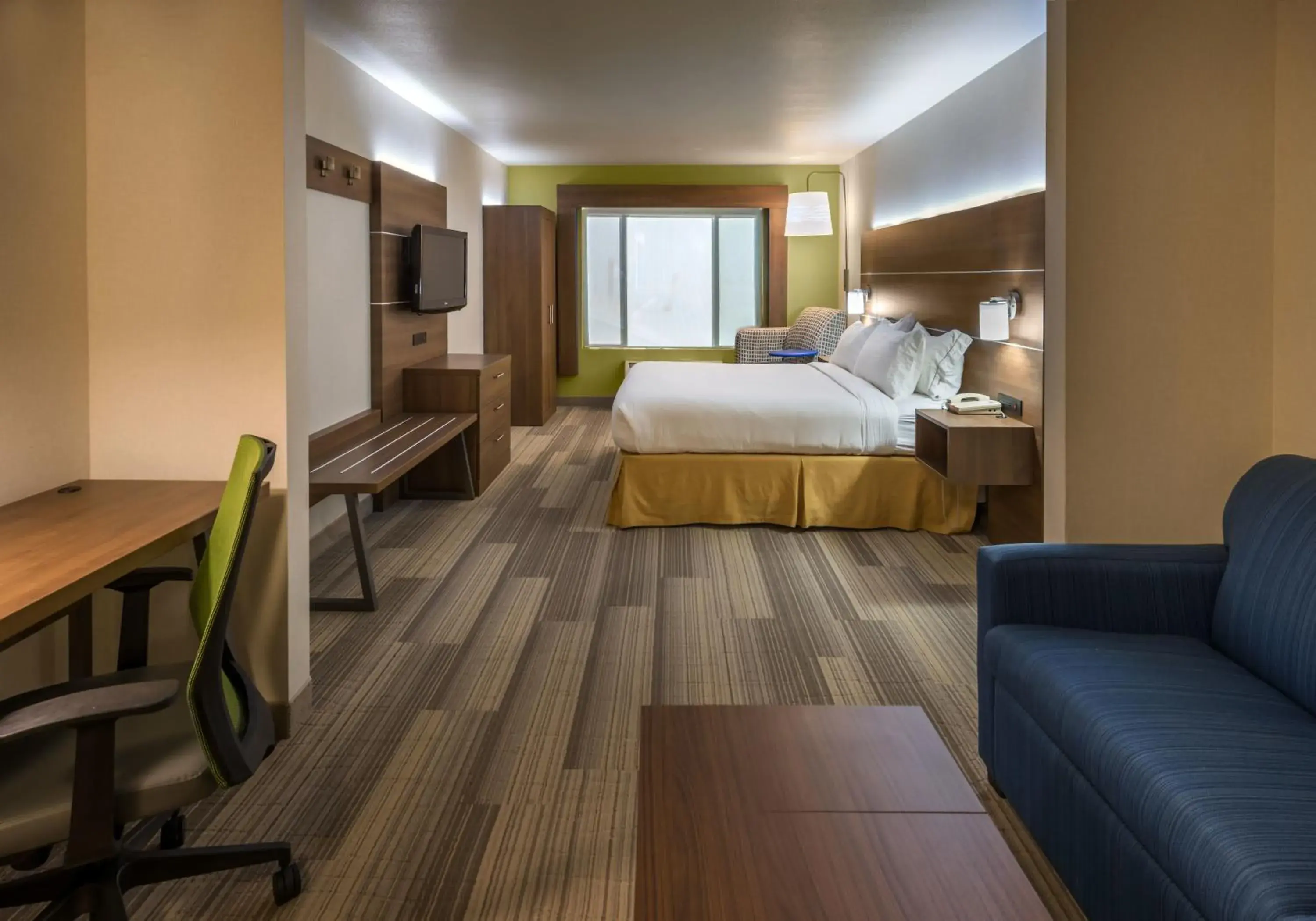 Photo of the whole room, Bed in Holiday Inn Express Hotel & Suites Carson City by IHG Photo of the whole room, Bed in Holiday Inn Express Hotel & Suites Carson City by IHG