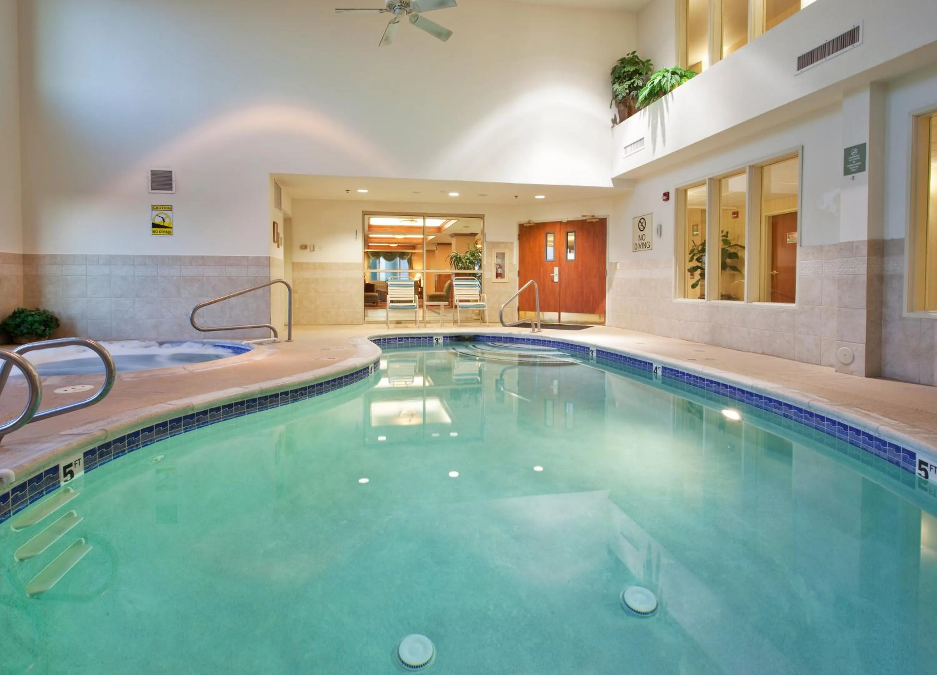 Swimming pool in Holiday Inn Express Hotel & Suites Carson City by IHG