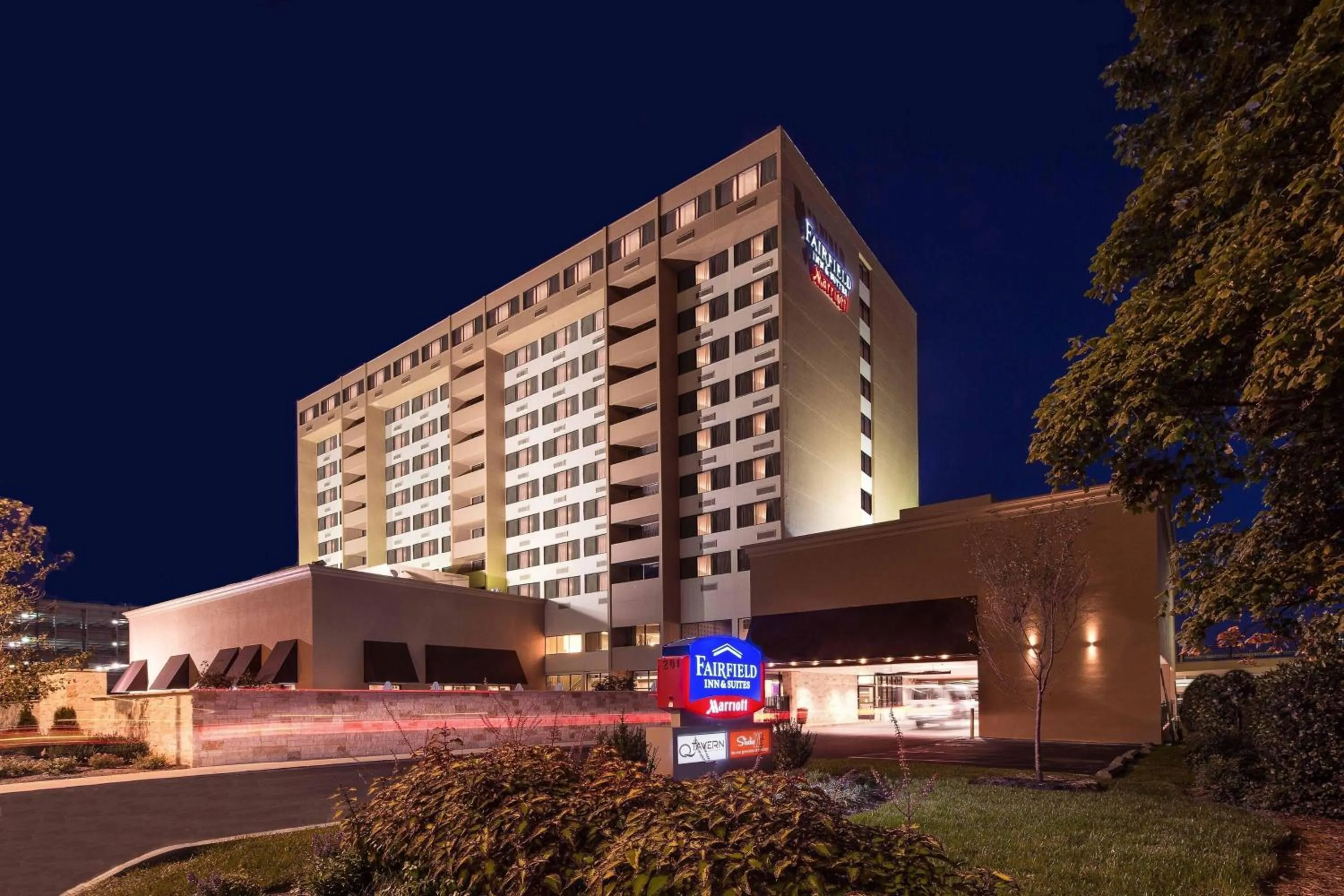 Property building in Fairfield Inn & Suites by Marriott Charlotte Uptown