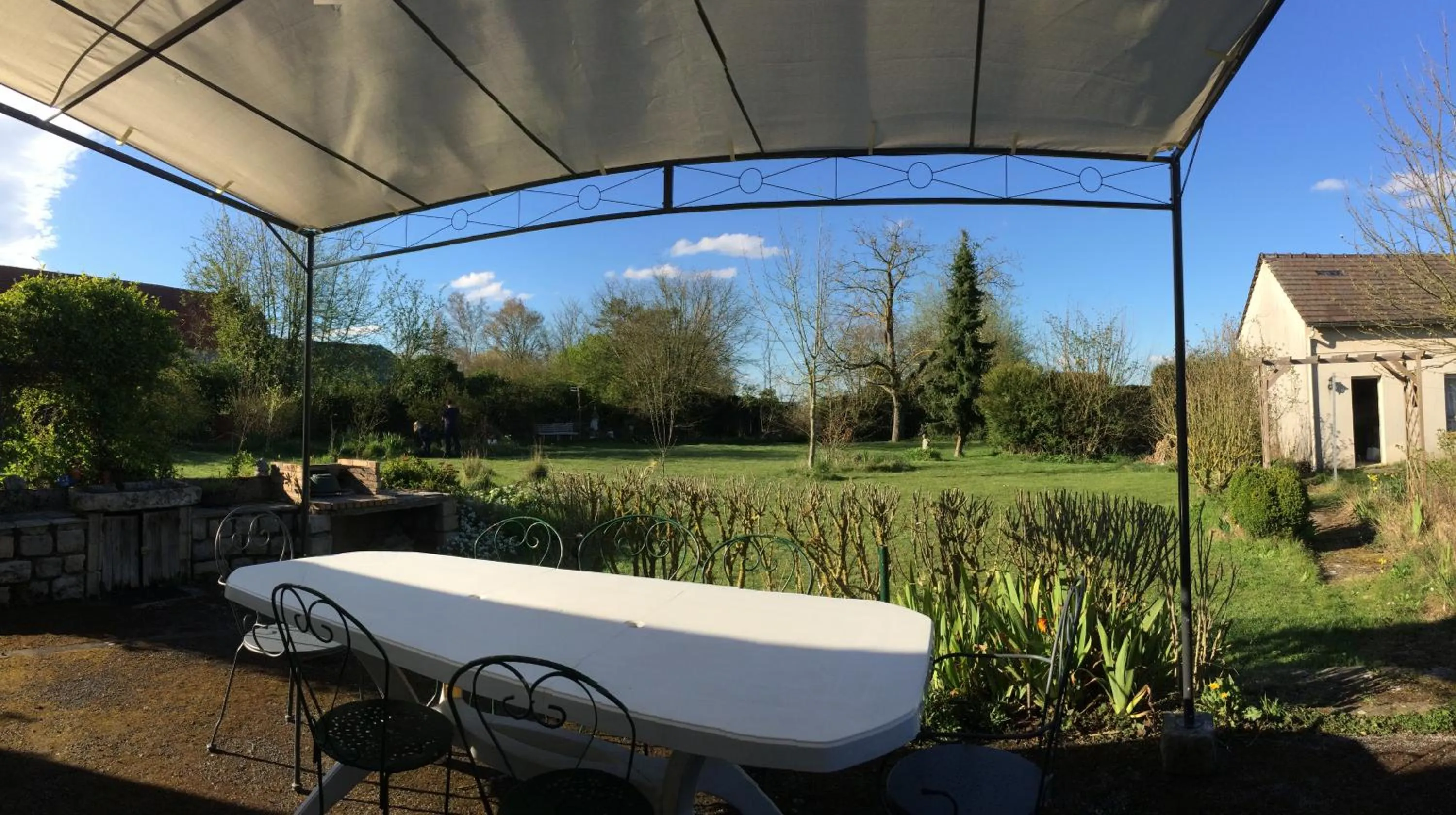 Property building in Chez Madame Titus